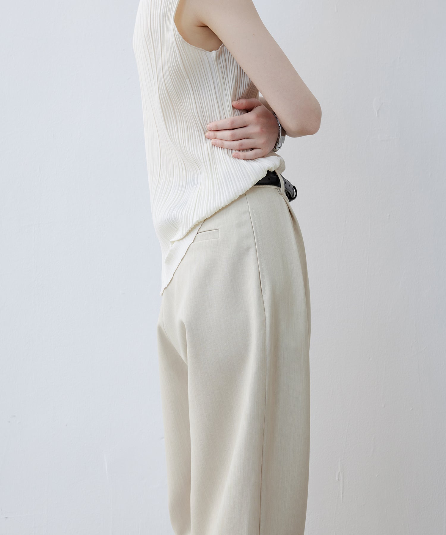 Mid-Rise Tapered Trousers