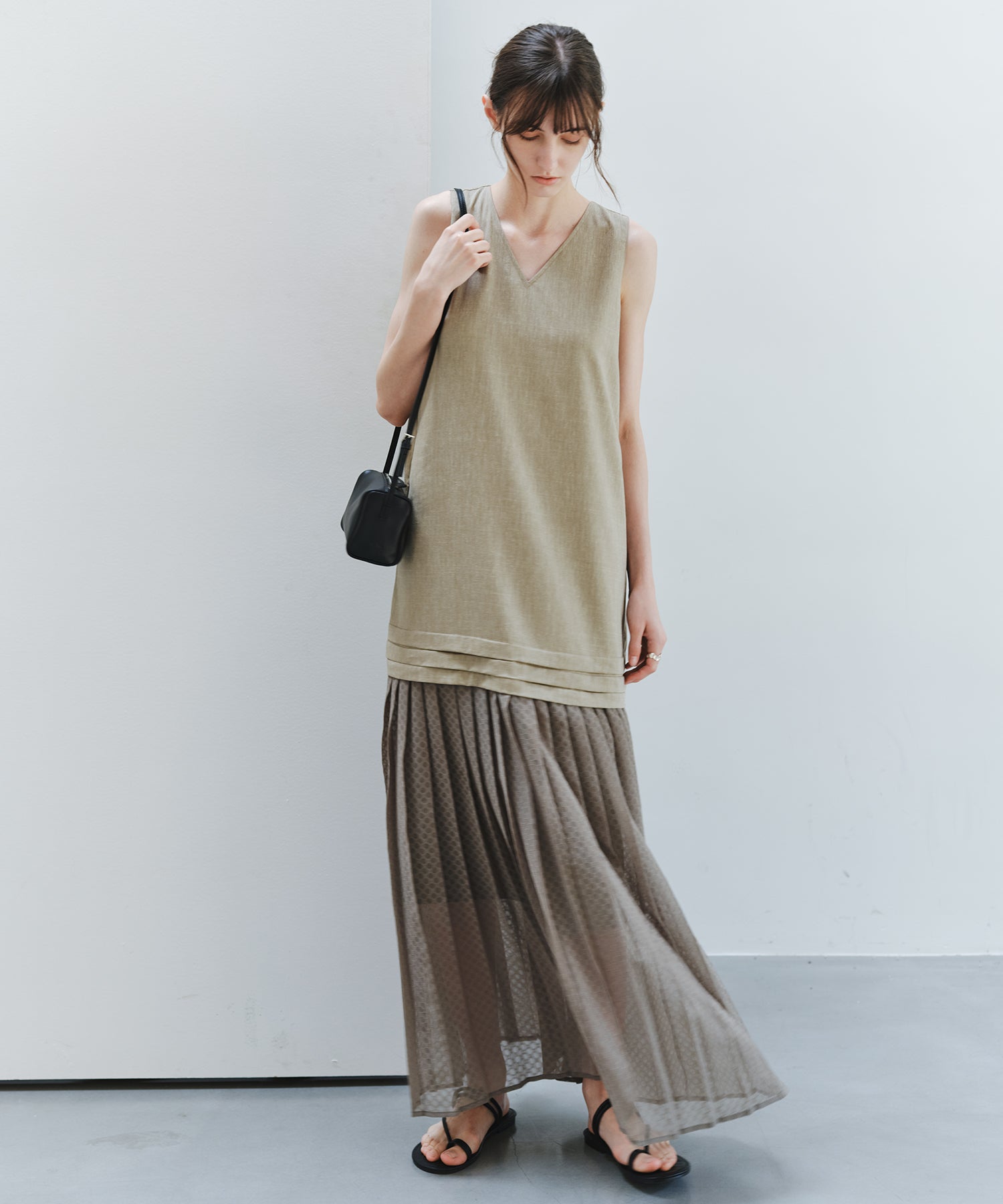 「7月中旬～下旬出荷」Linen Blend Pleated Docking Dress