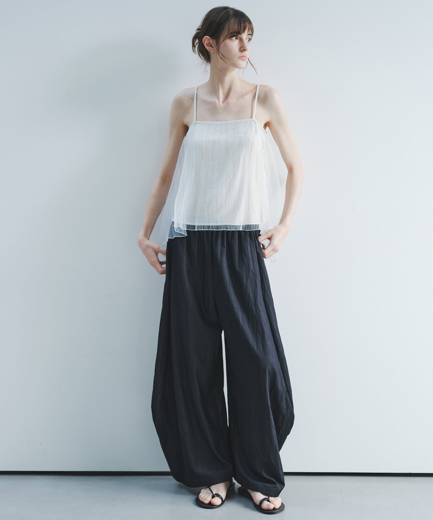 「7月中旬～下旬出荷」Sheer Pleated Back Tie Camisole Top