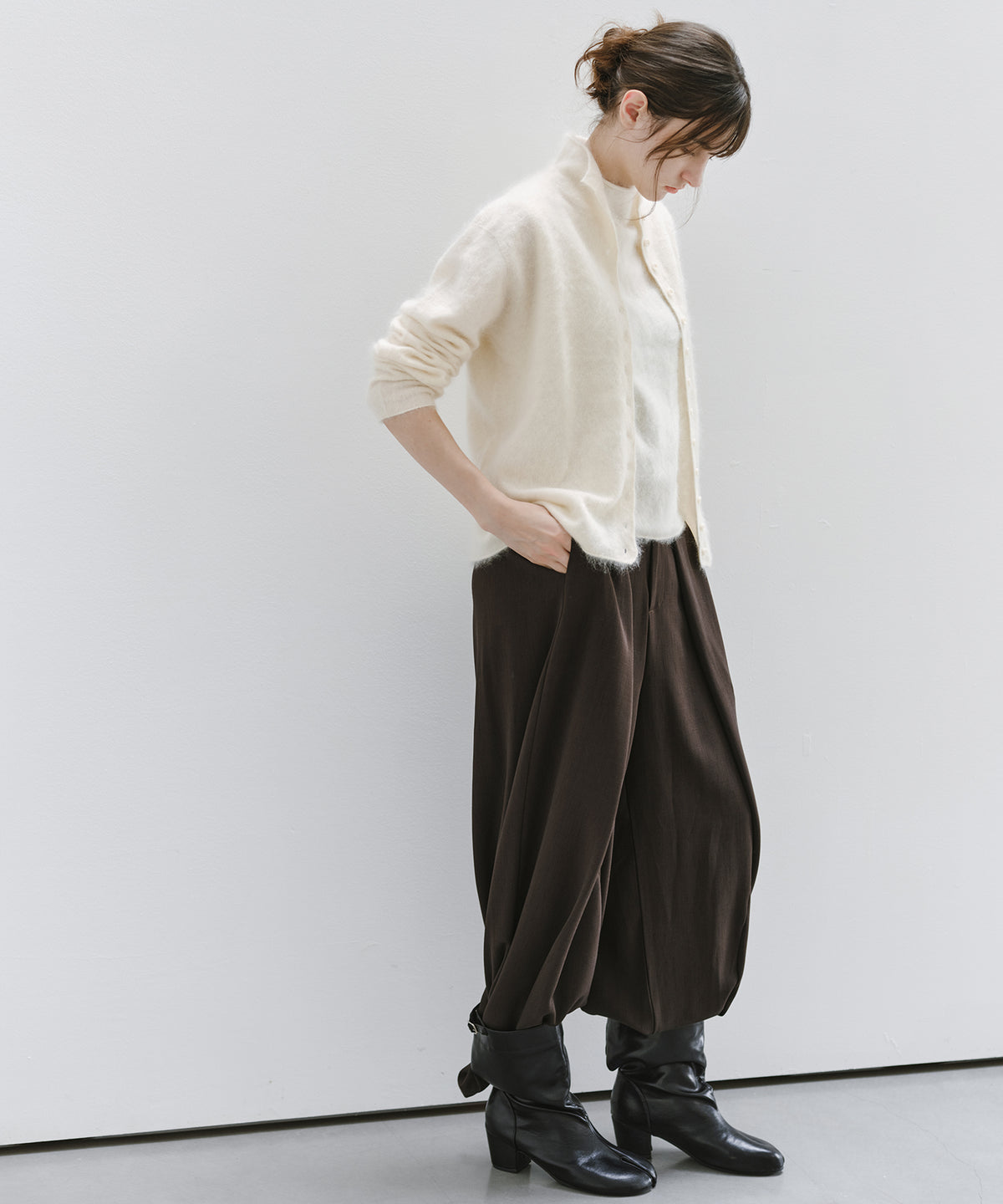 「10月下旬出荷予定」Tuck Detail Adjustable Hem Wide Pants