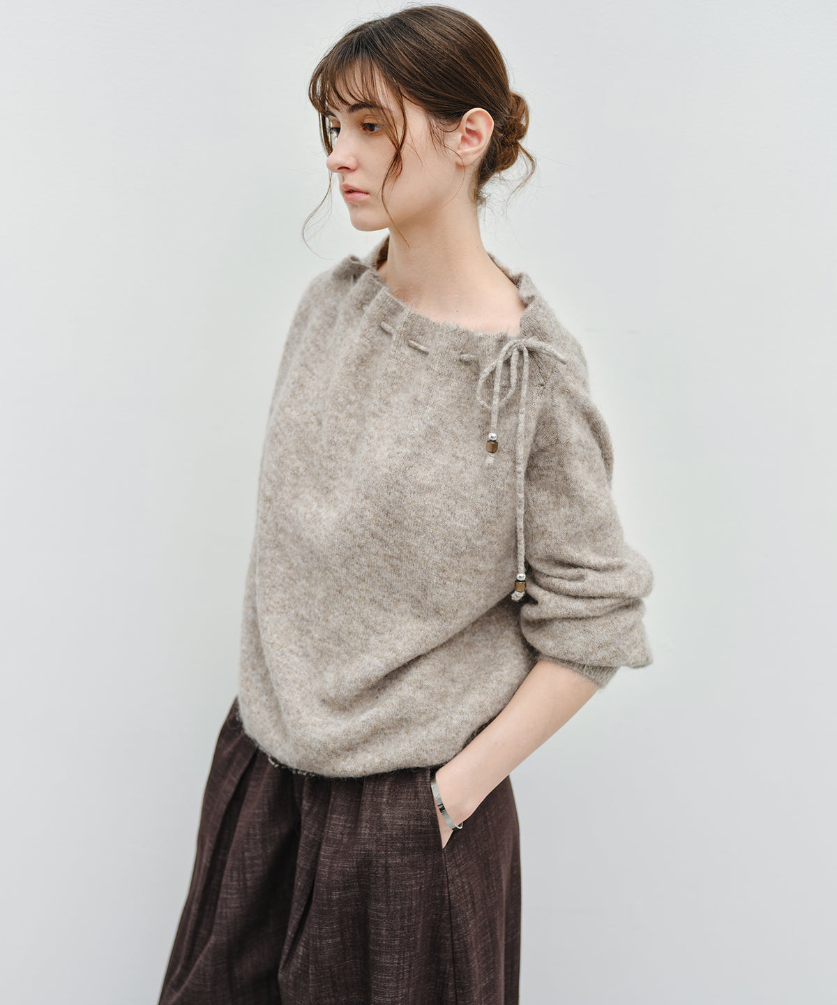 「9月下旬出荷予定」Shaggy Off-Shoulder Drawstring Knit Top