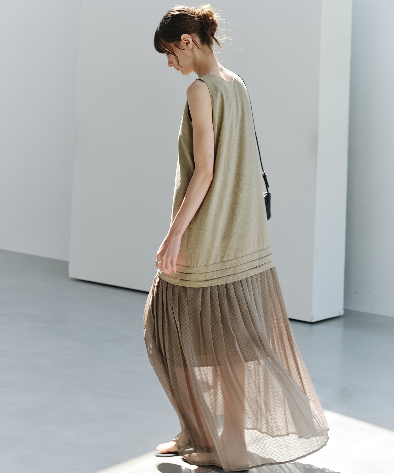 「7月中旬～下旬出荷」Linen Blend Pleated Docking Dress