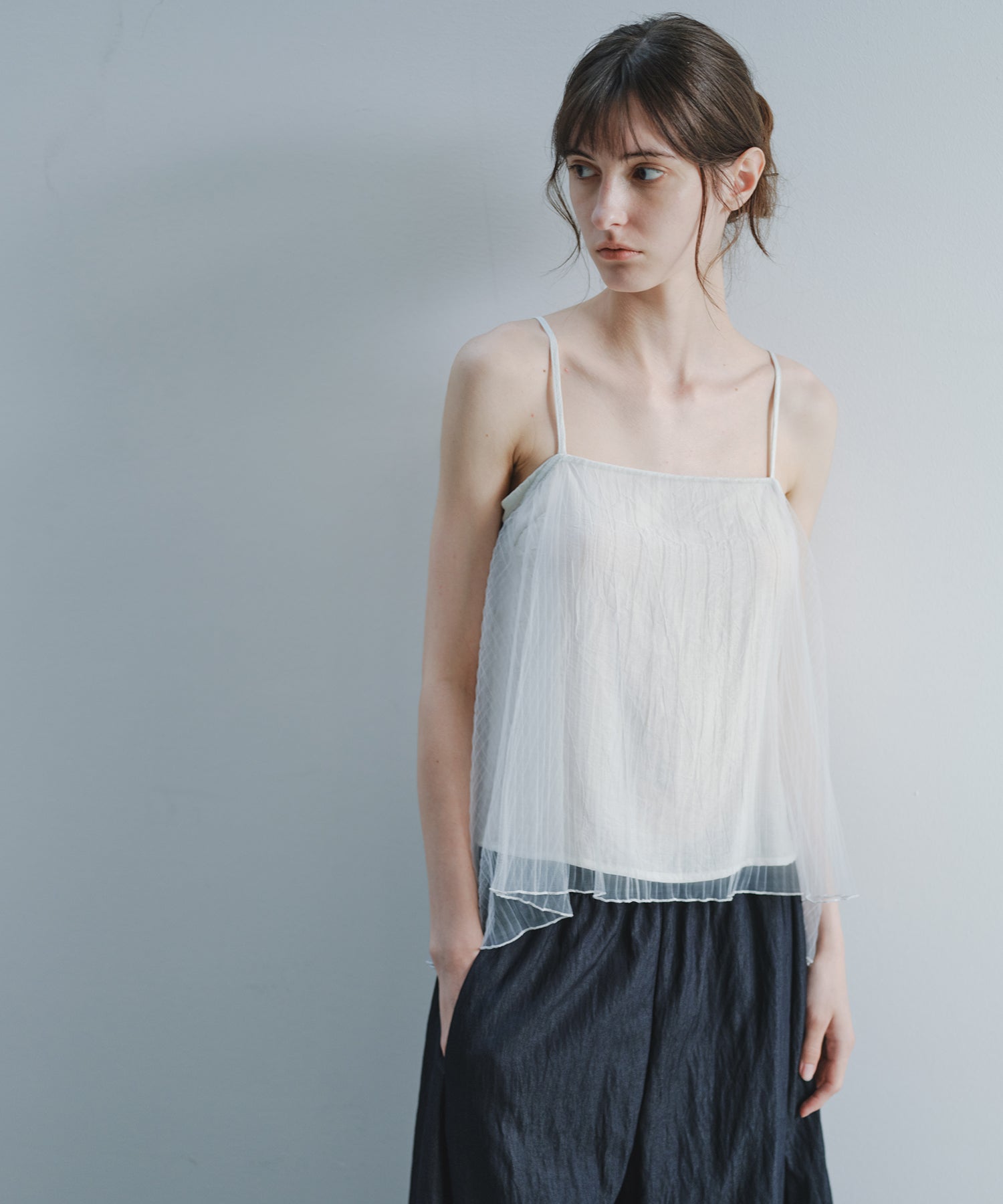 「7月中旬～下旬出荷」Sheer Pleated Back Tie Camisole Top