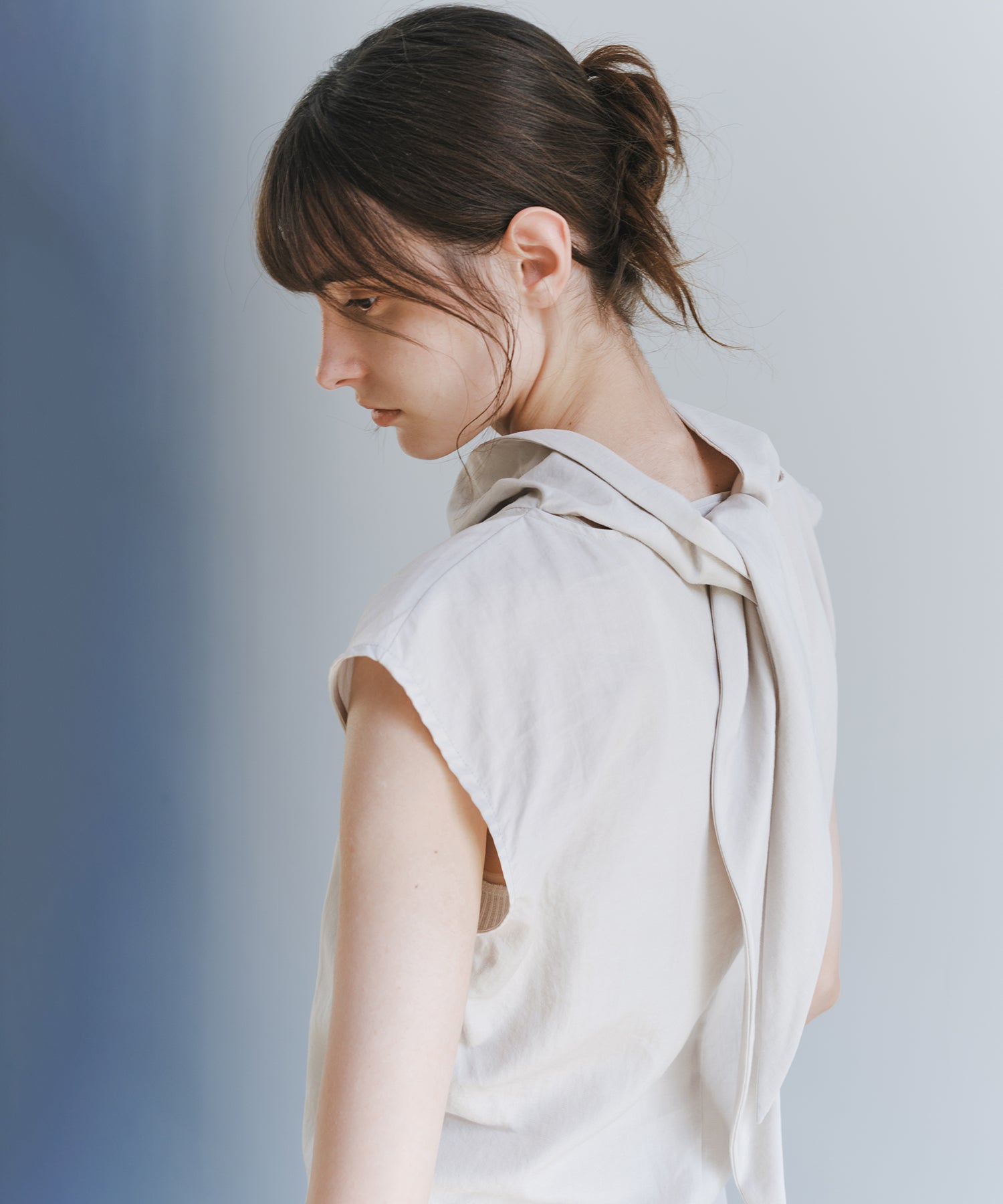 「7月中旬～下旬出荷」Draped Neck Back Tie Top