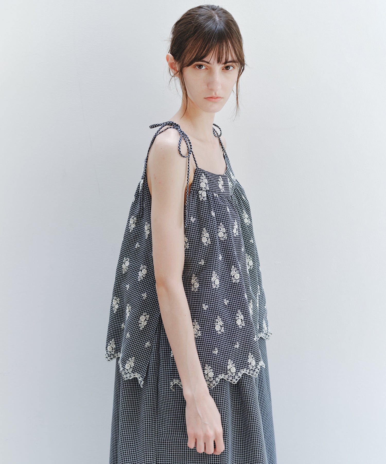「8月中旬～下旬出荷」Embroidered Gingham Tiered Cami Dress