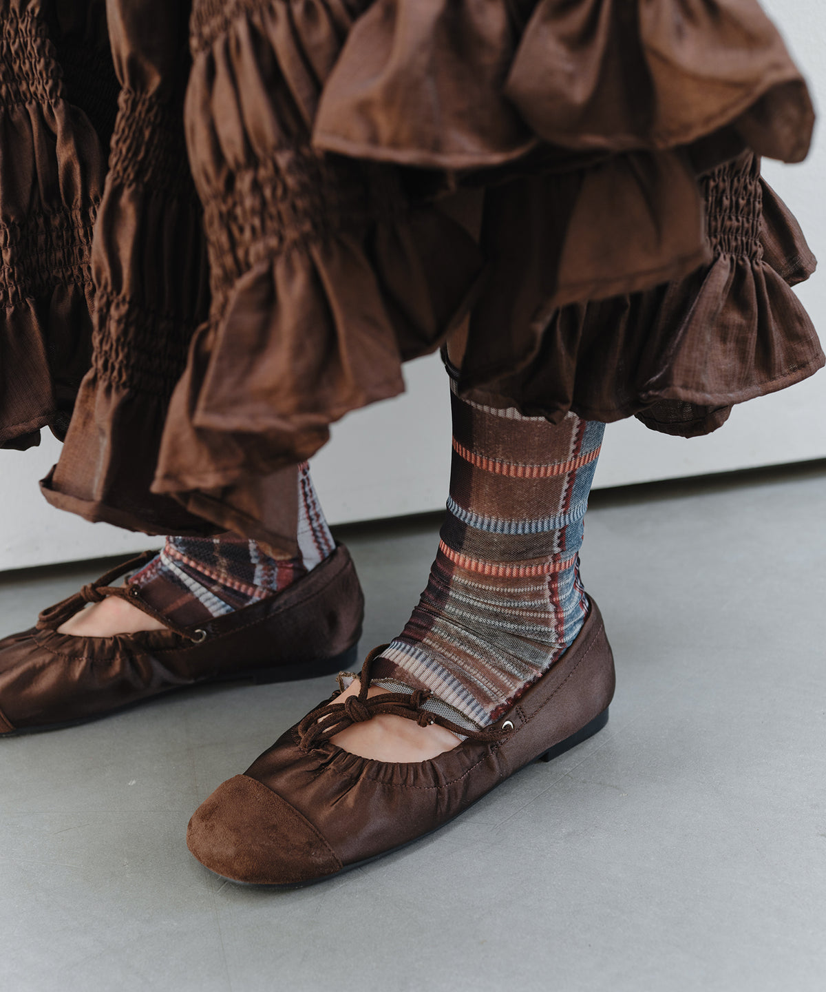 「9月下旬出荷予定」Vintage Check Sheer Leg Warmers