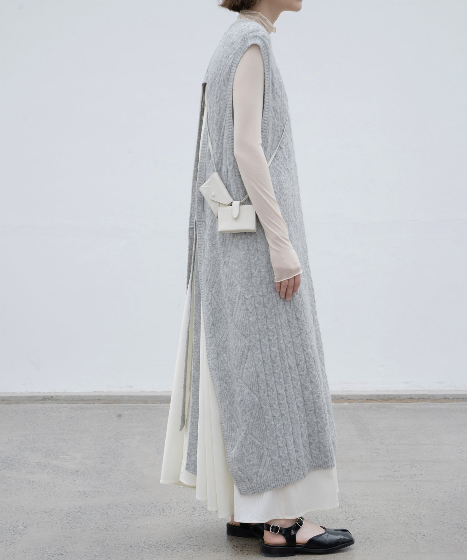 Back open cable knit long knit vest dress 