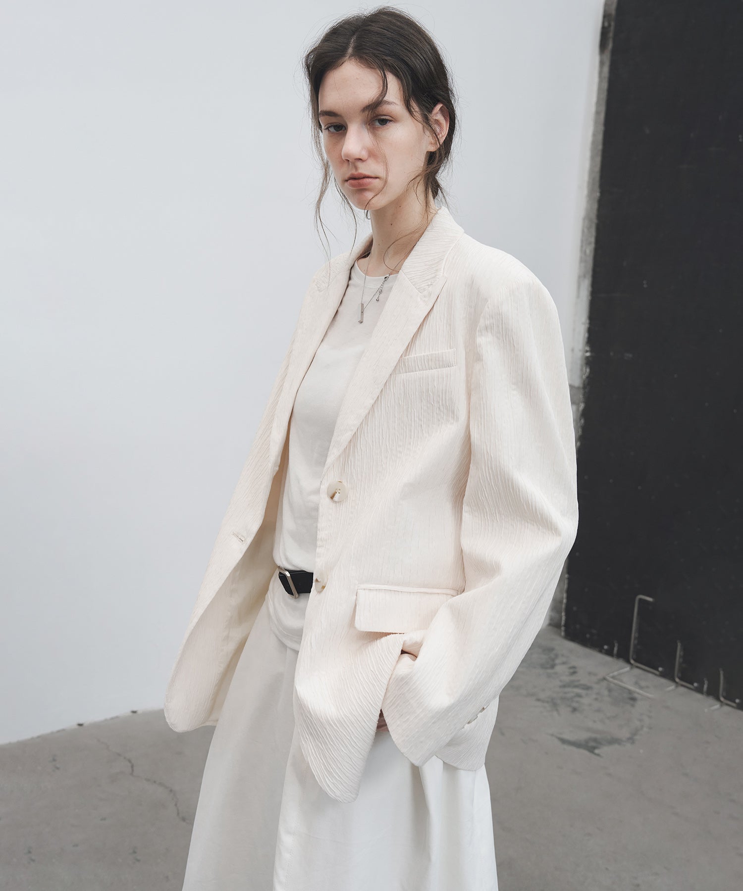 Crinkle Texture White Peak-Lapel Blazer(Shoulder Pads)