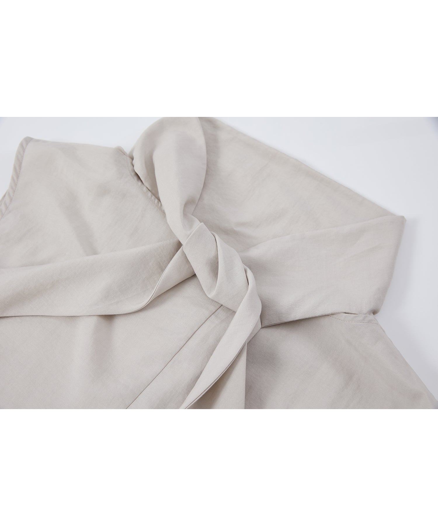 「7月中旬～下旬出荷」Draped Neck Back Tie Top