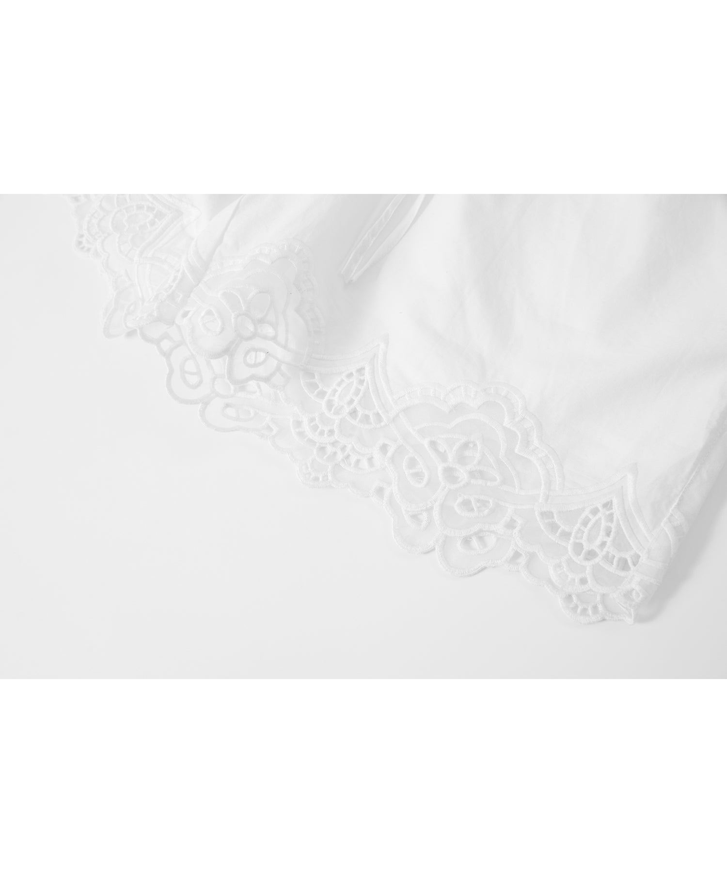 「8月中旬～下旬出荷」Cutwork Embroidery Easy Half Pants