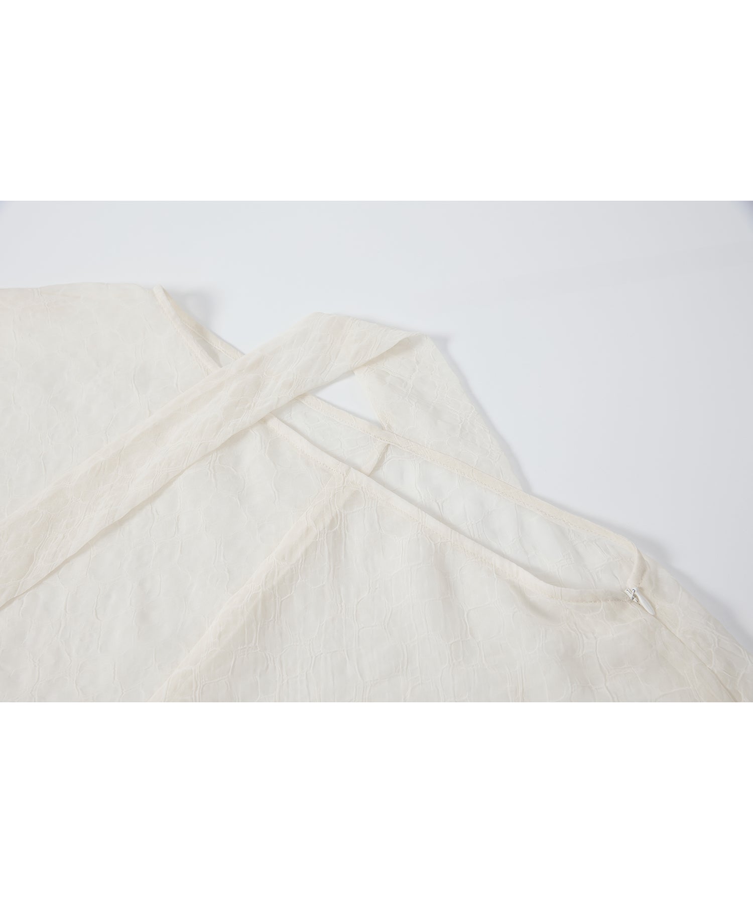 「7月中旬～下旬出荷」Multi-Way Sheer Scarf Layer Top