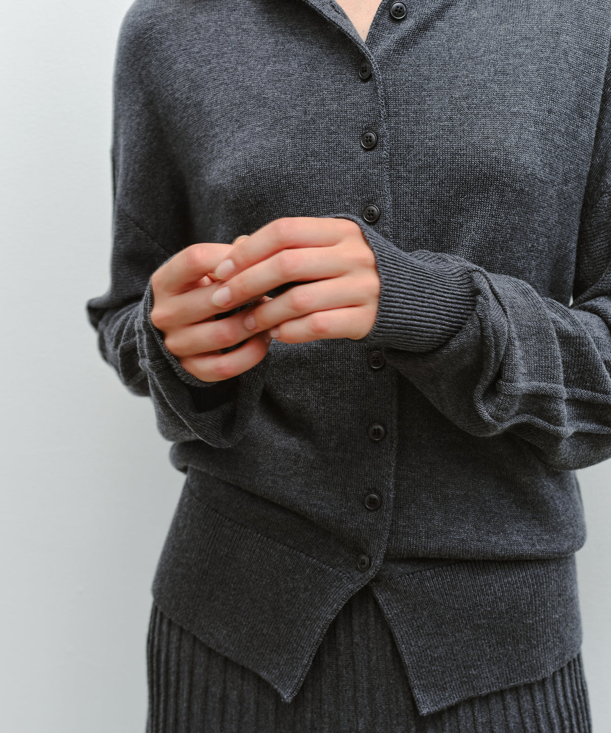 「10月下旬出荷予定」Wool Silk High Neck Button Knit Cardigan