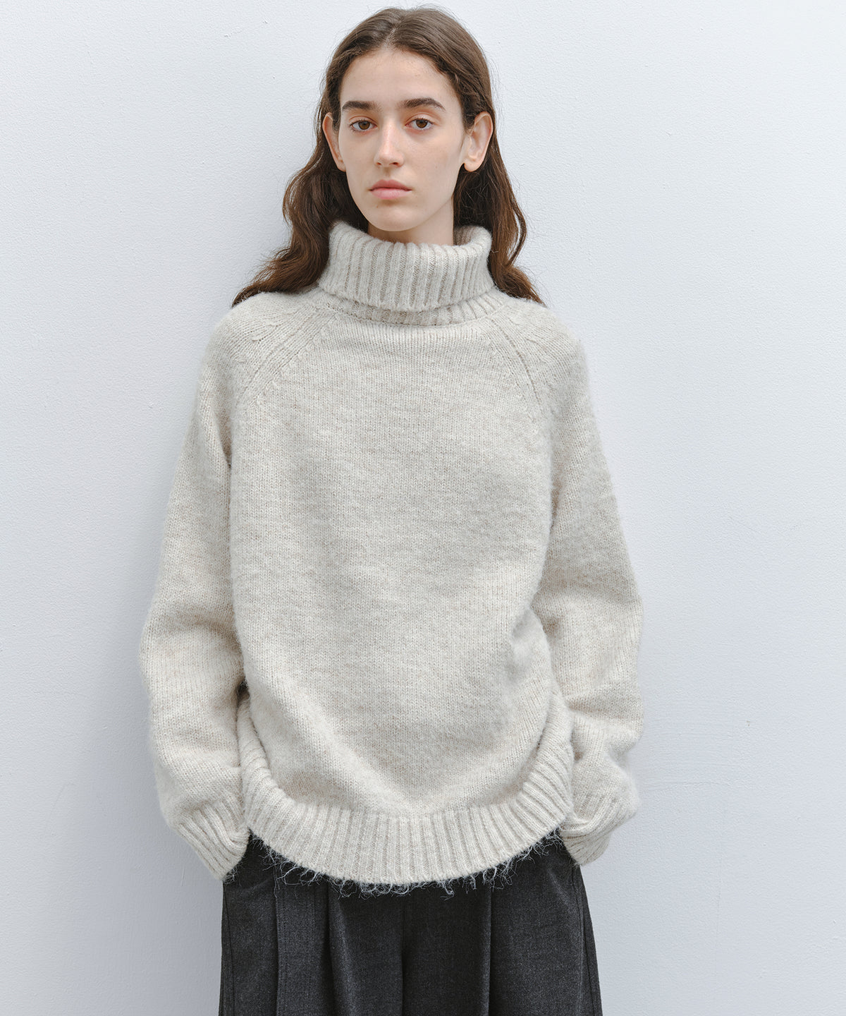 「11月下旬出荷予定」Turtleneck Raglan Knit Sweater