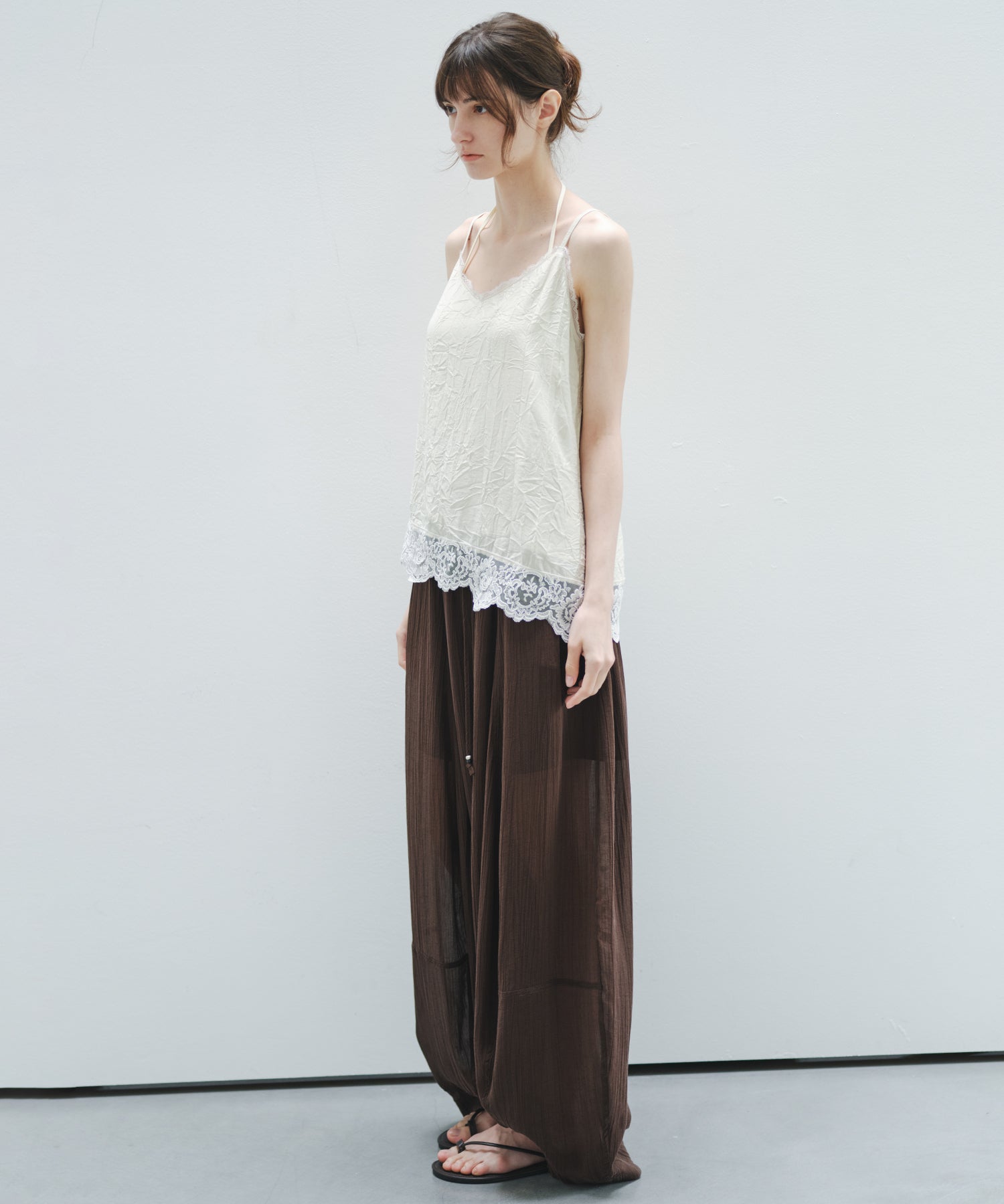 6月上旬～中旬出荷」Crinkled Satin Lace Camisole