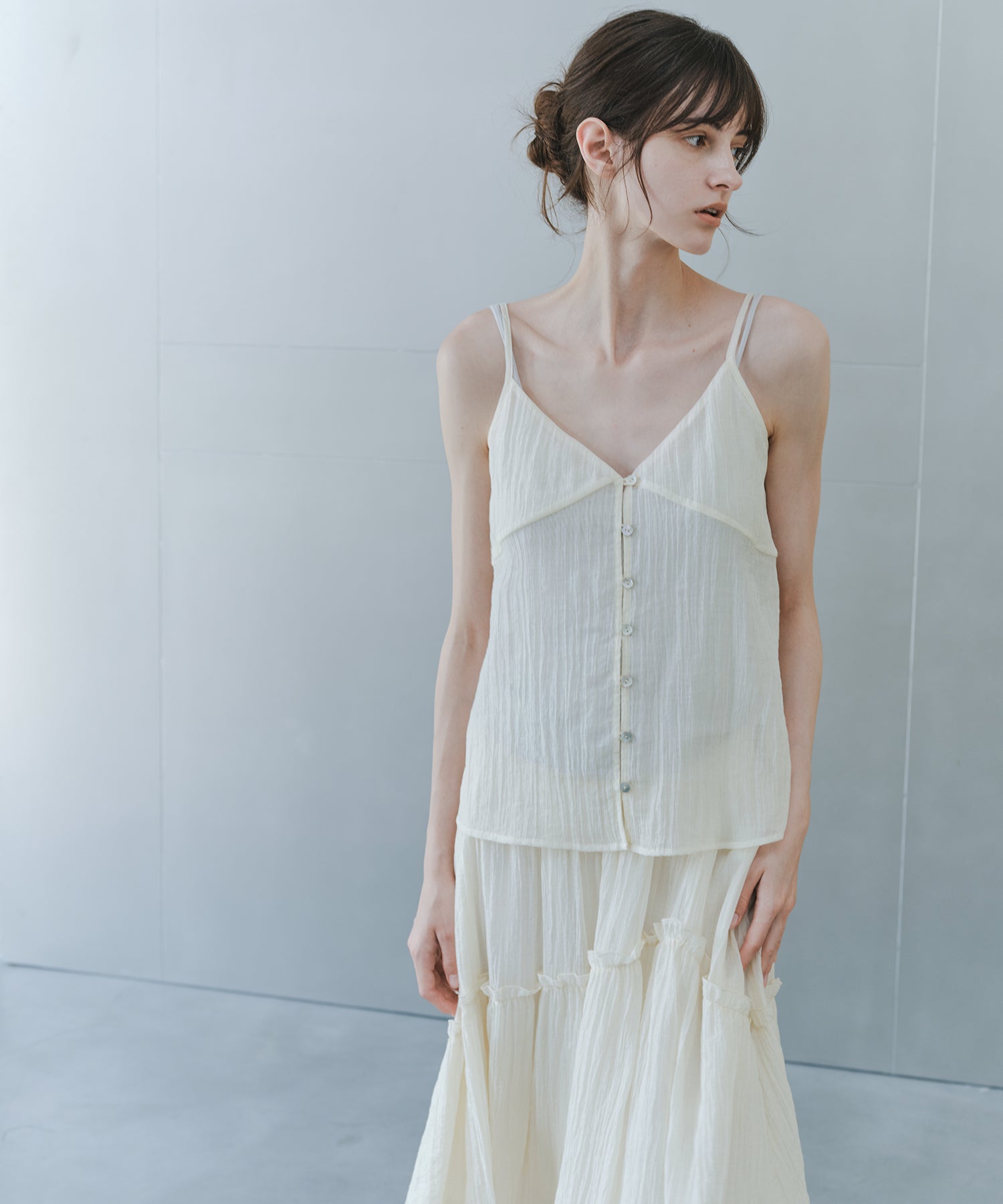 「7月上旬～中旬出荷」Sheer Textured Front Button Camisole