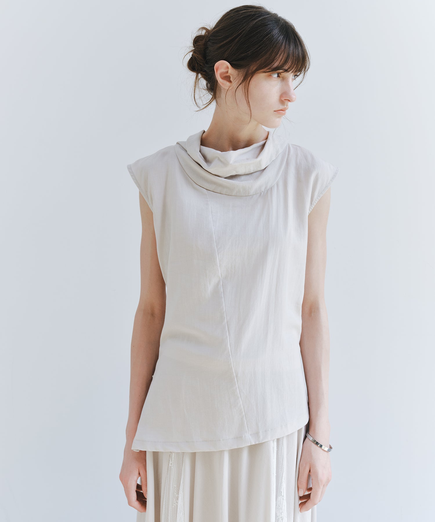 「7月中旬～下旬出荷」Draped Neck Back Tie Top