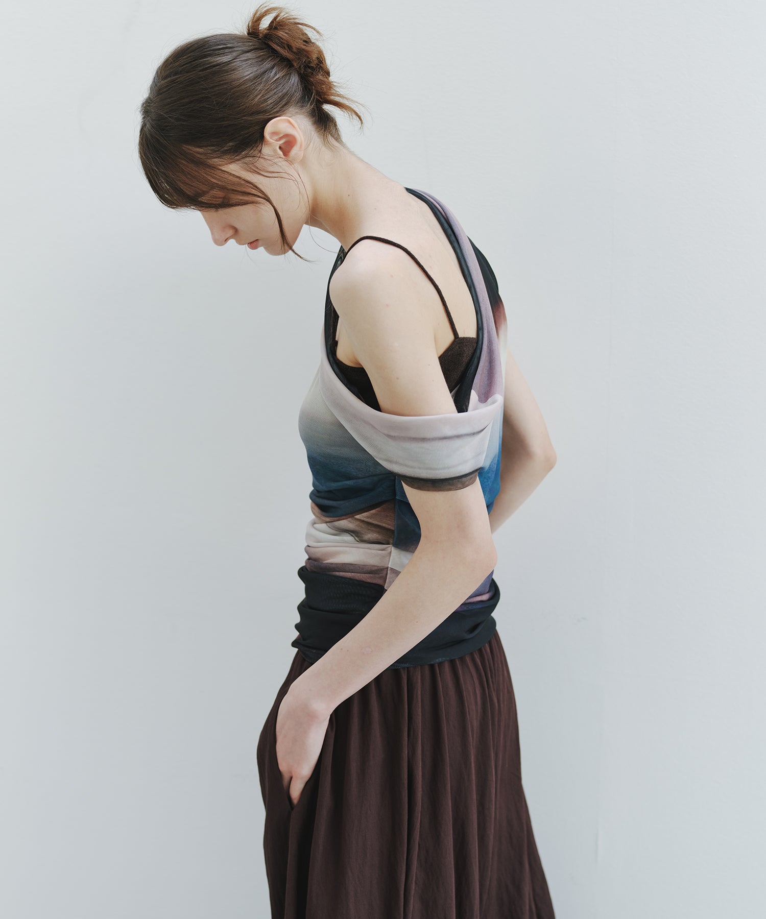 「7月上旬～中旬出荷」Art Print One-Shoulder Sheer Top