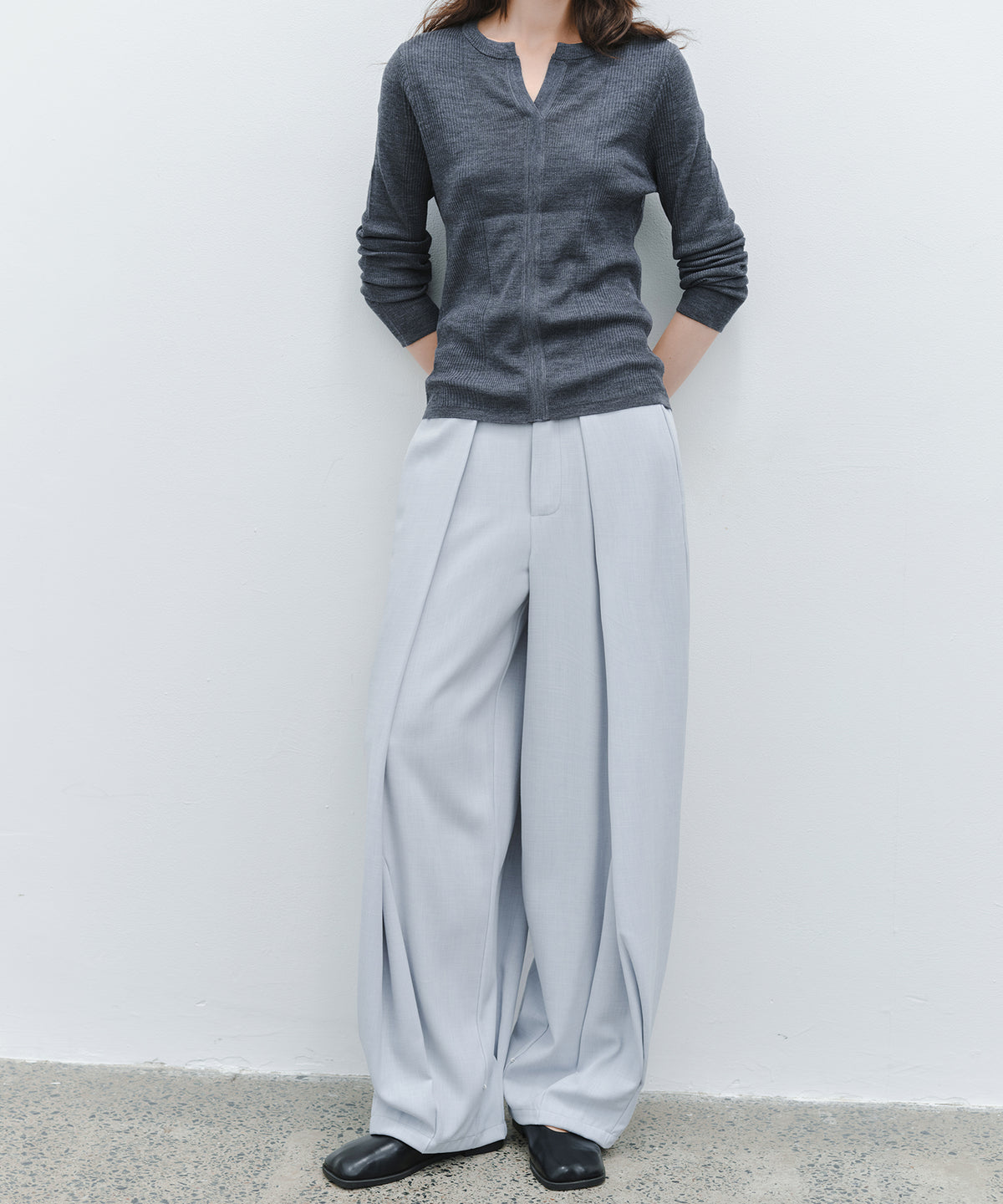 「10月下旬出荷予定」Tuck Detail Adjustable Hem Wide Pants