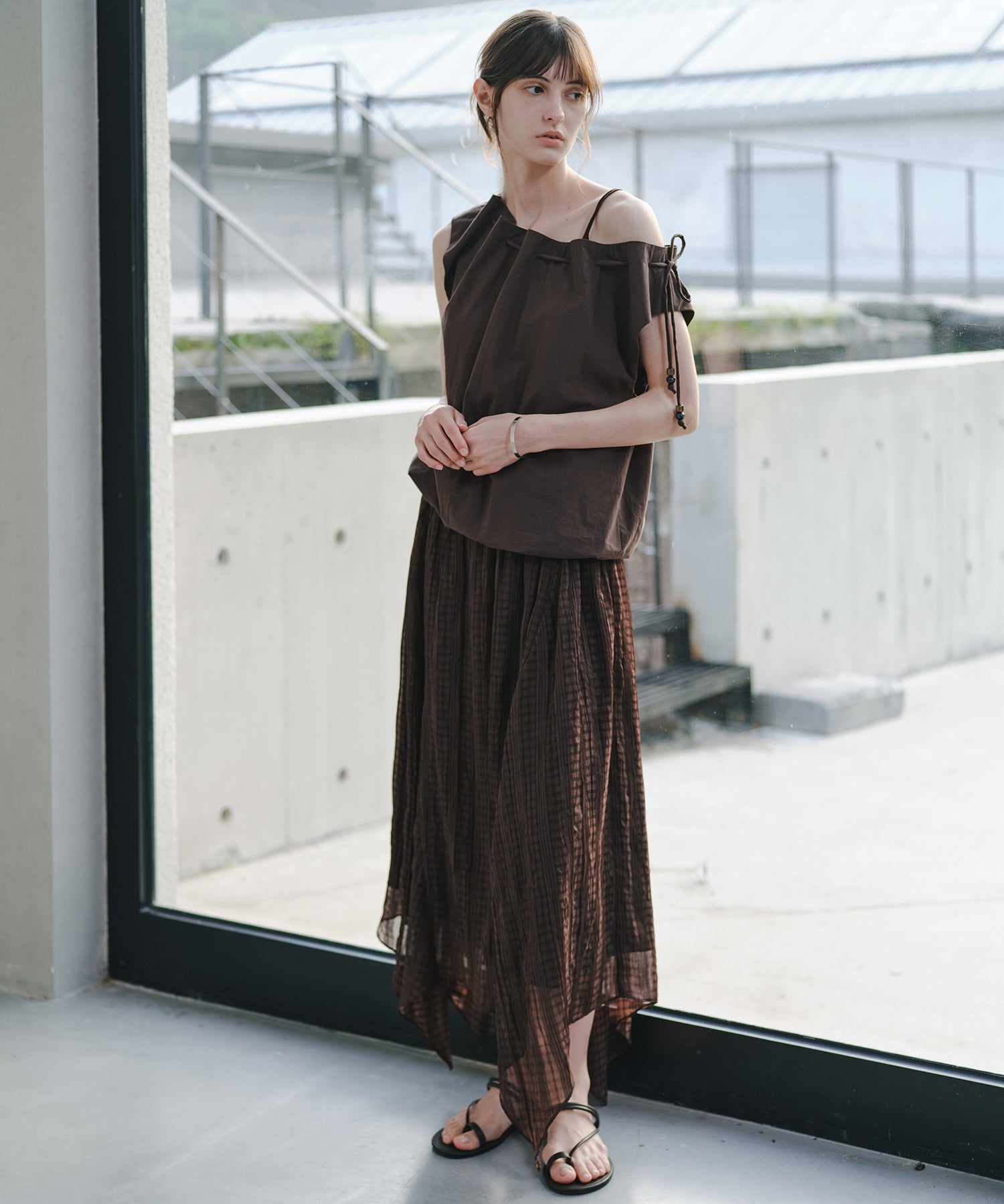 「7月中旬～下旬出荷」Sheer Check Asymmetric Skirt