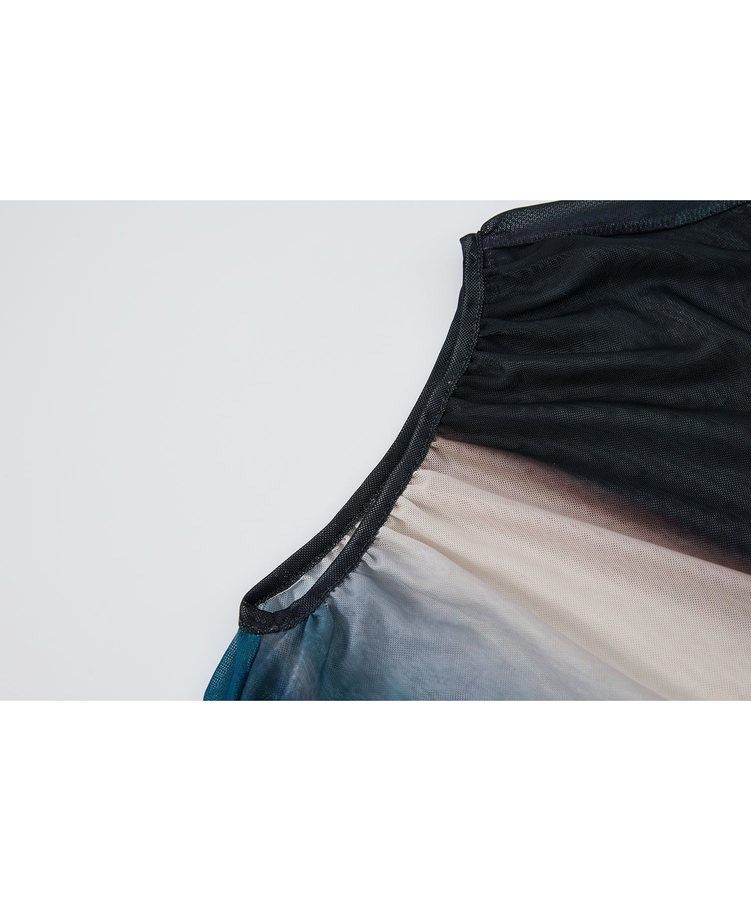 「7月上旬～中旬出荷」Art Print One-Shoulder Sheer Top