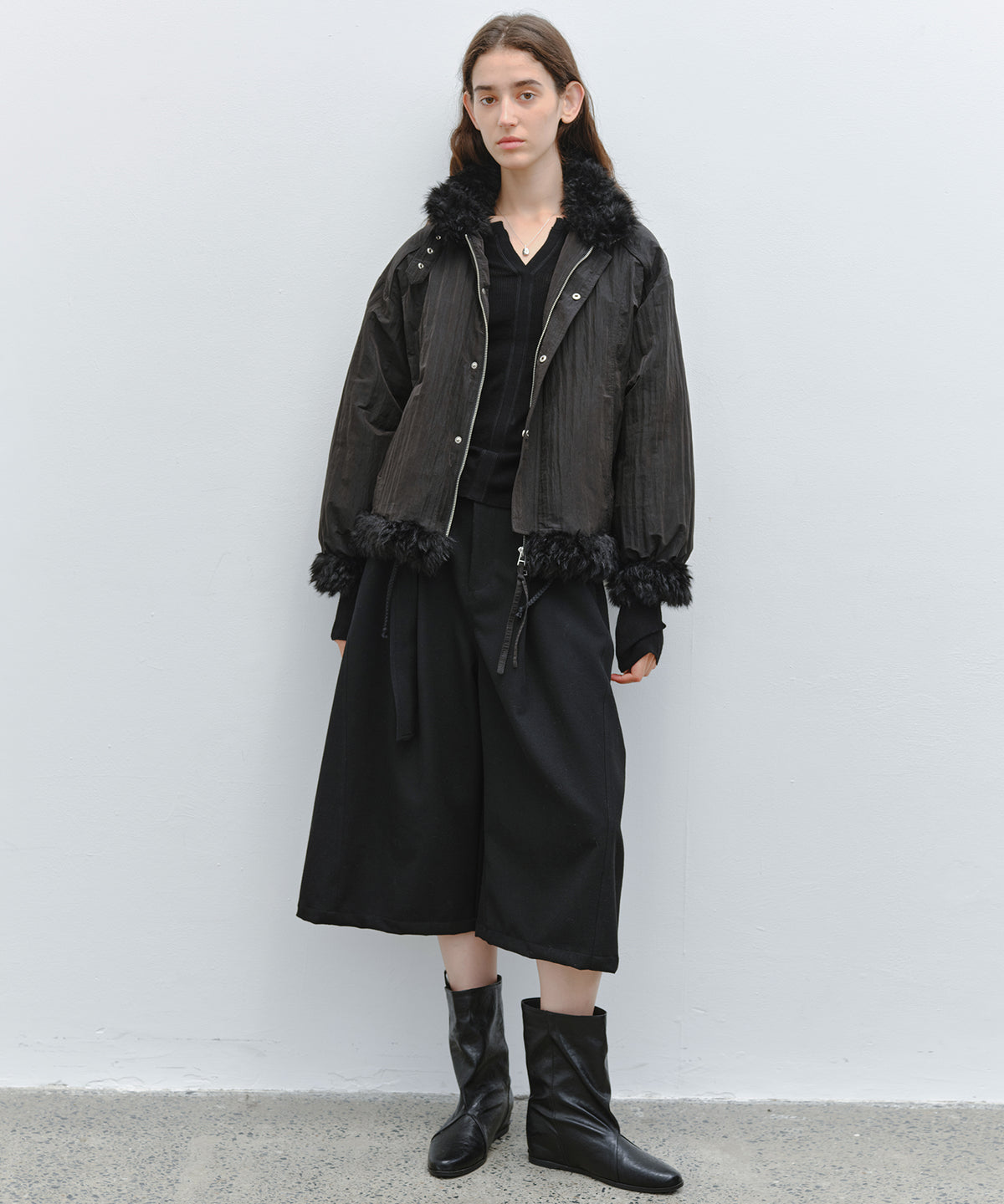 「10月下旬出荷予定」Faux Fur Trim Stand Collar Short Down Jacket