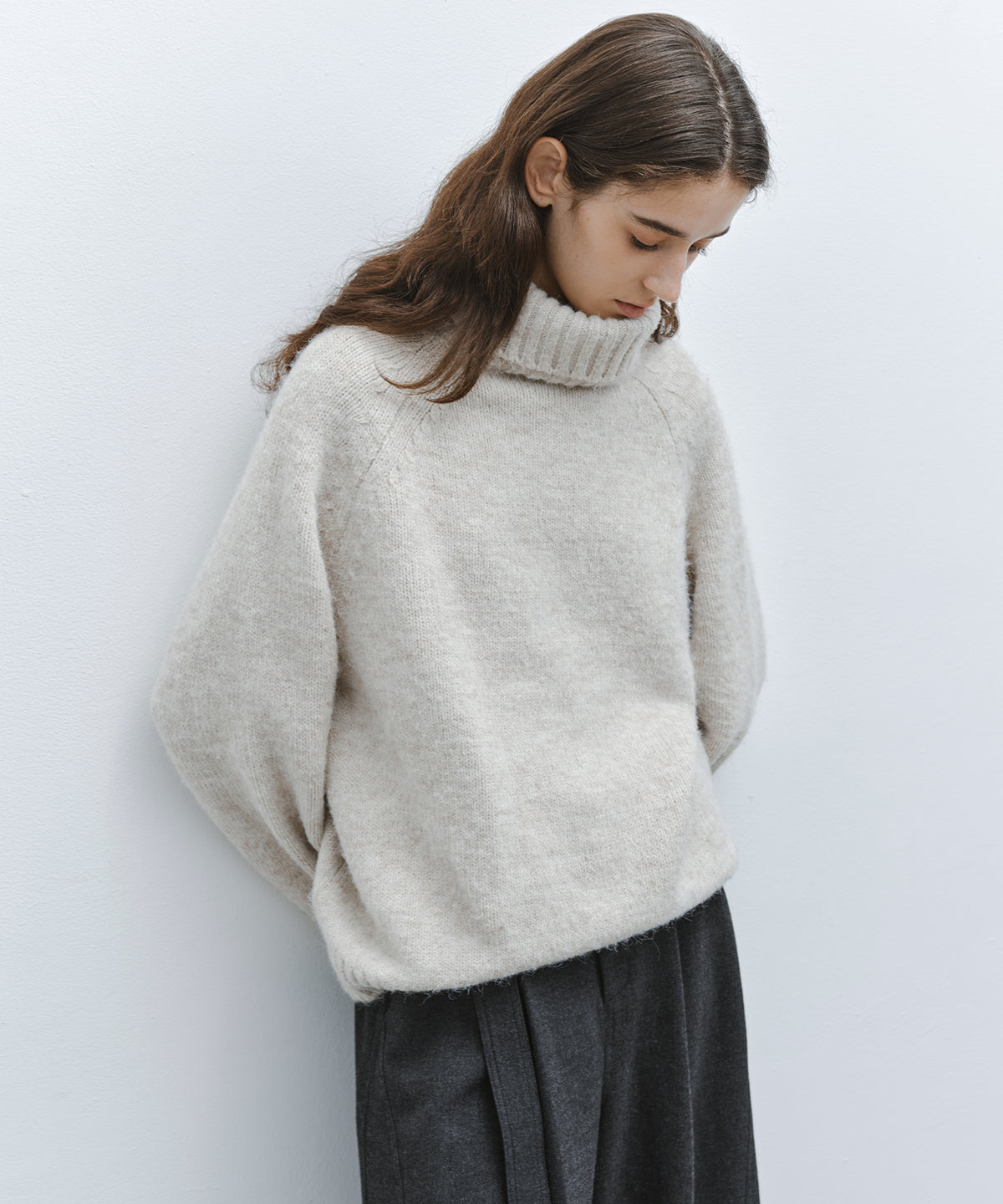 「11月下旬出荷予定」Turtleneck Raglan Knit Sweater