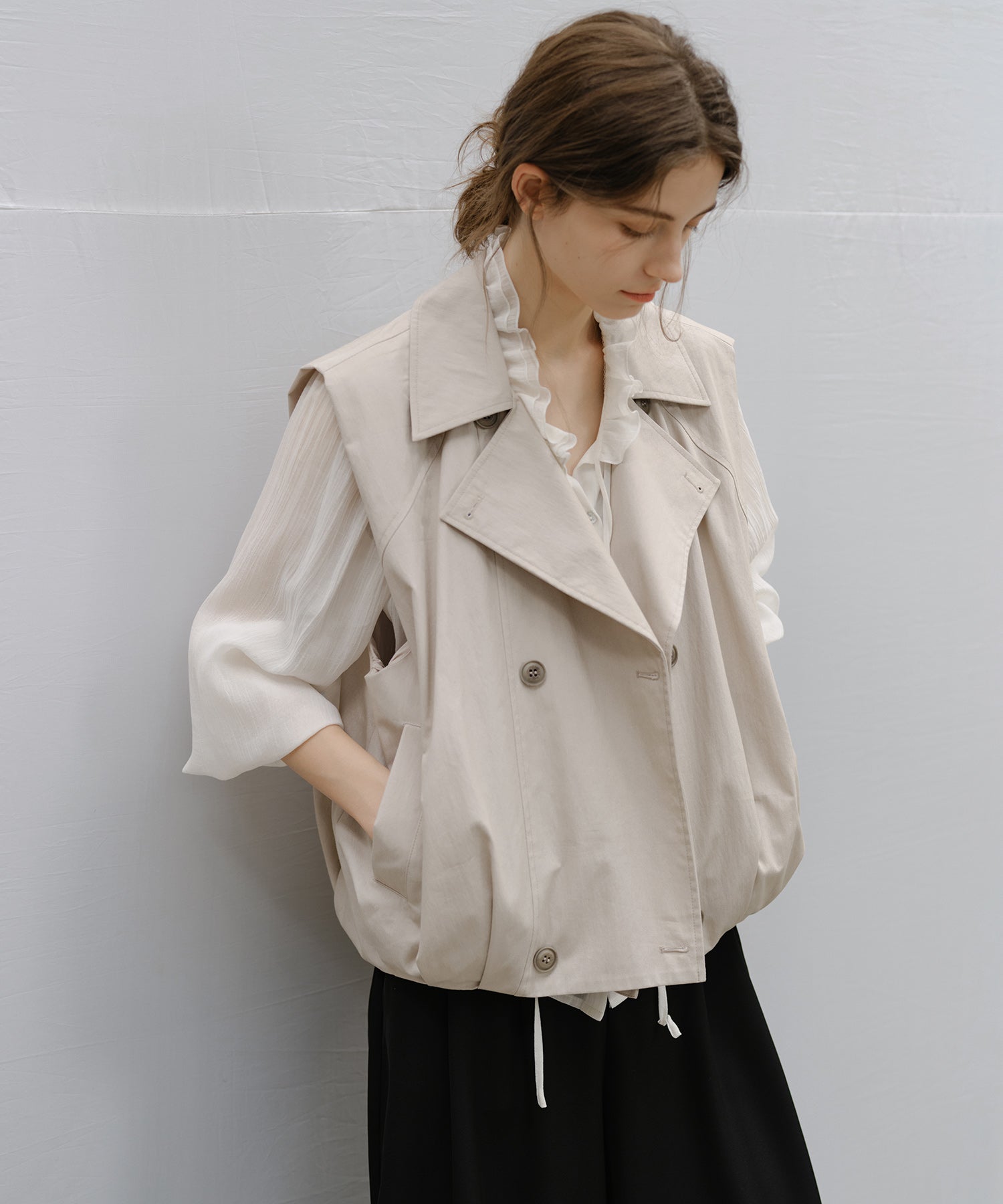 "Shipping scheduled for late February to early March" Lapel Collar Double-Breasted Vest