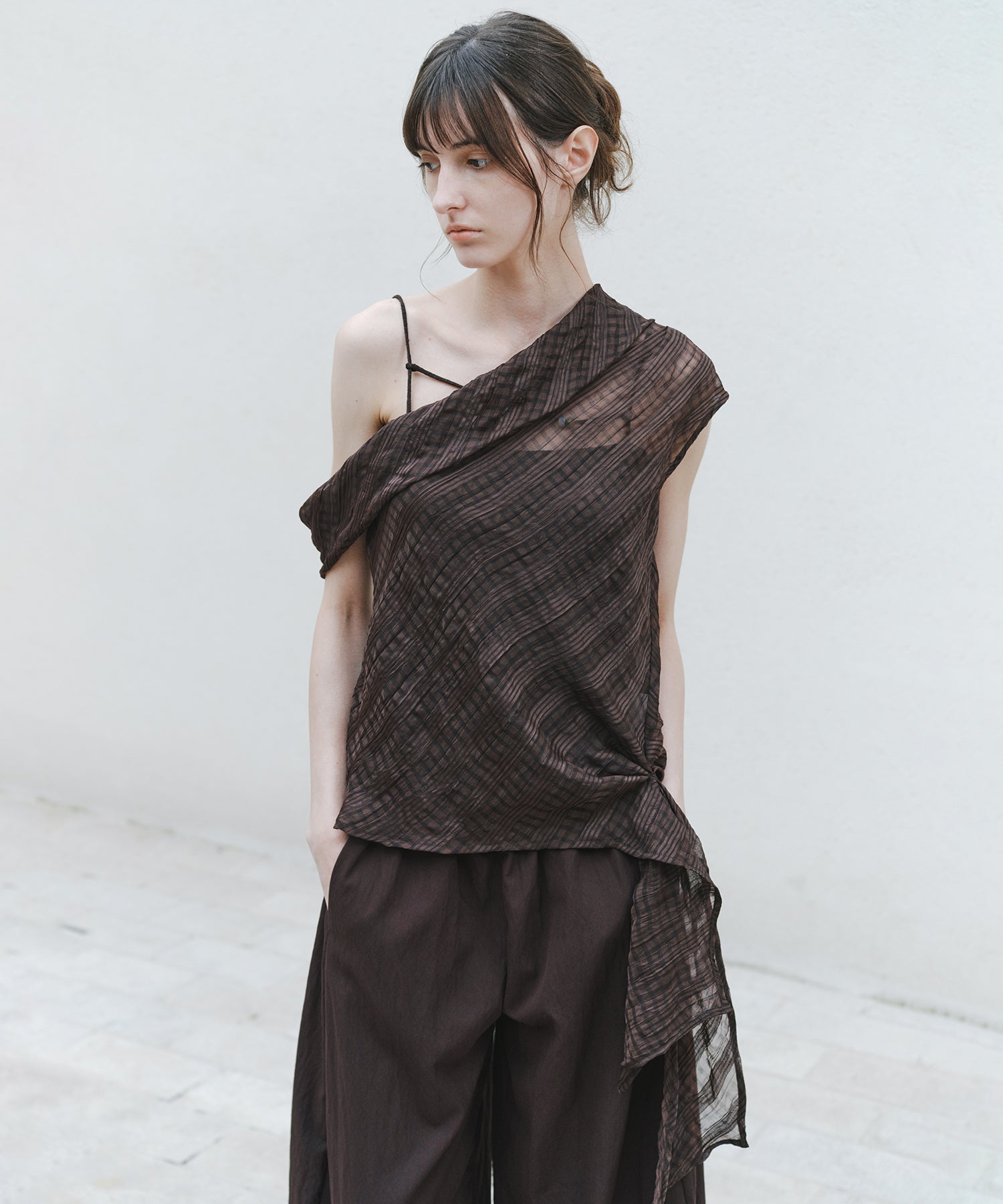 「7月中旬～下旬出荷」Sheer Check One-Shoulder Top