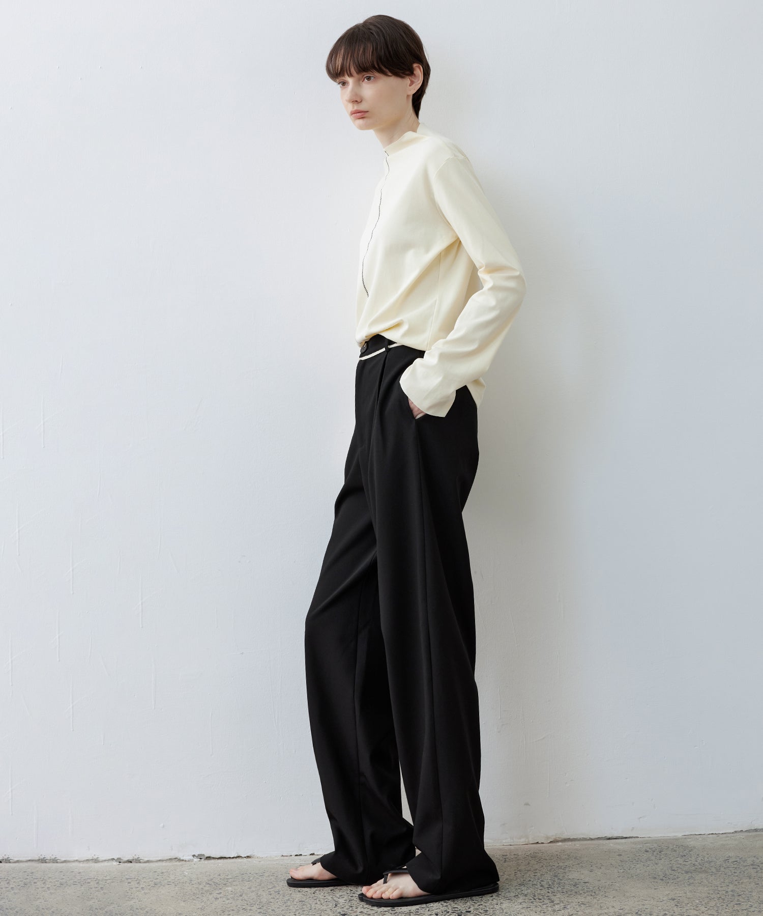 Mid-Rise Tapered Trousers