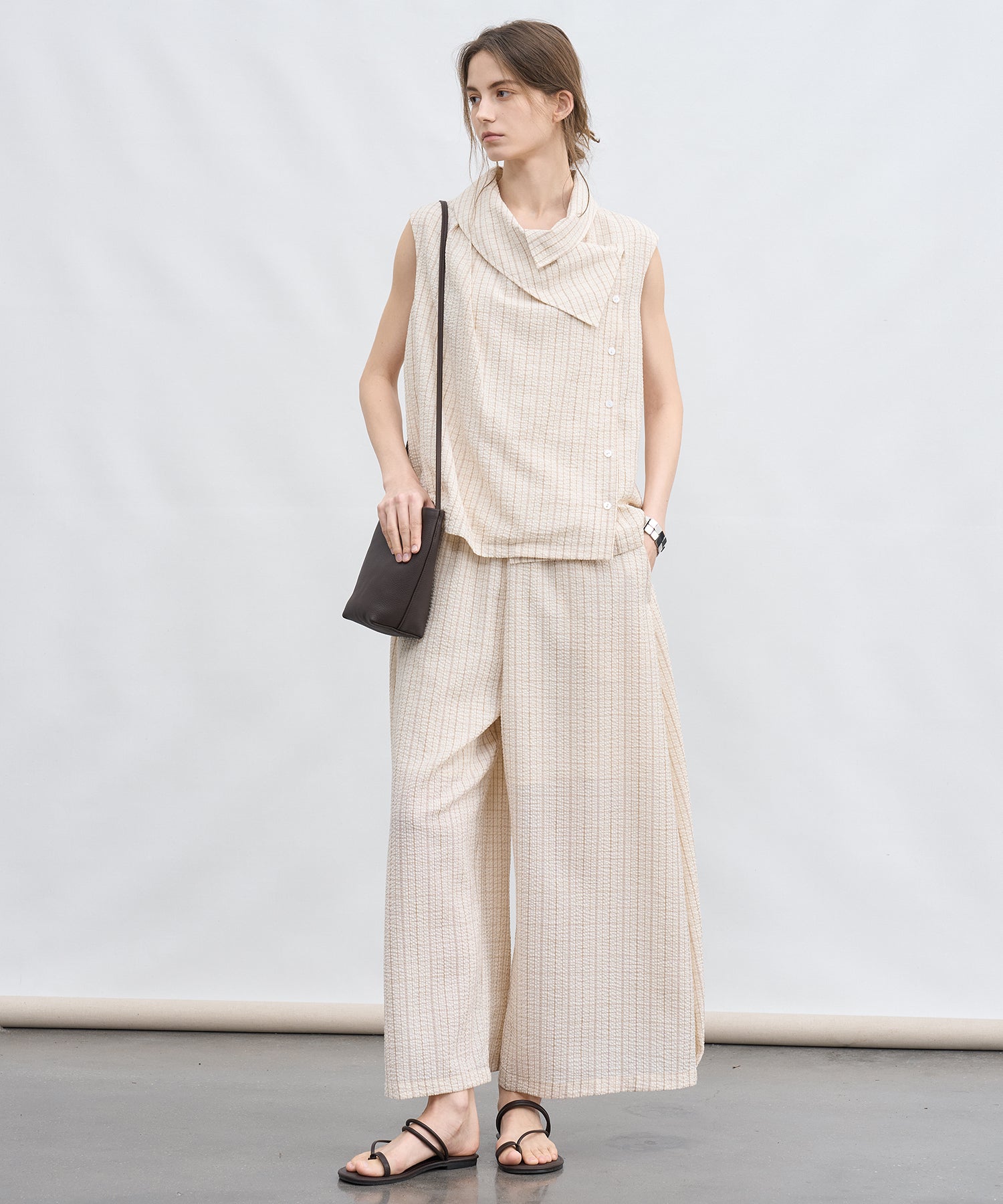 Textured Curved Wide Pants