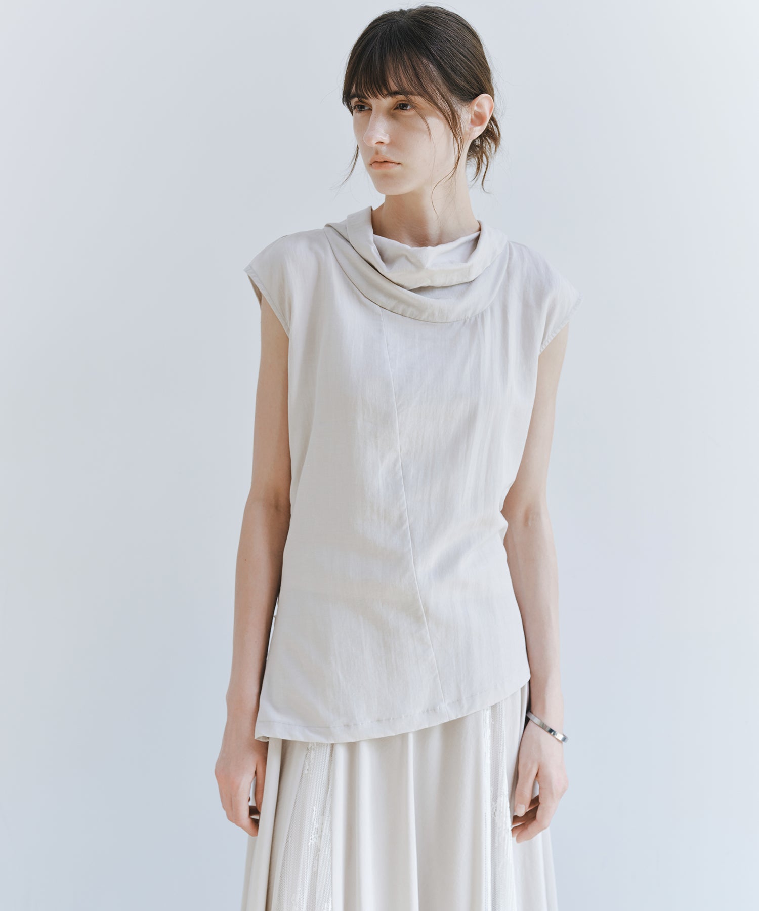 「7月中旬～下旬出荷」Draped Neck Back Tie Top