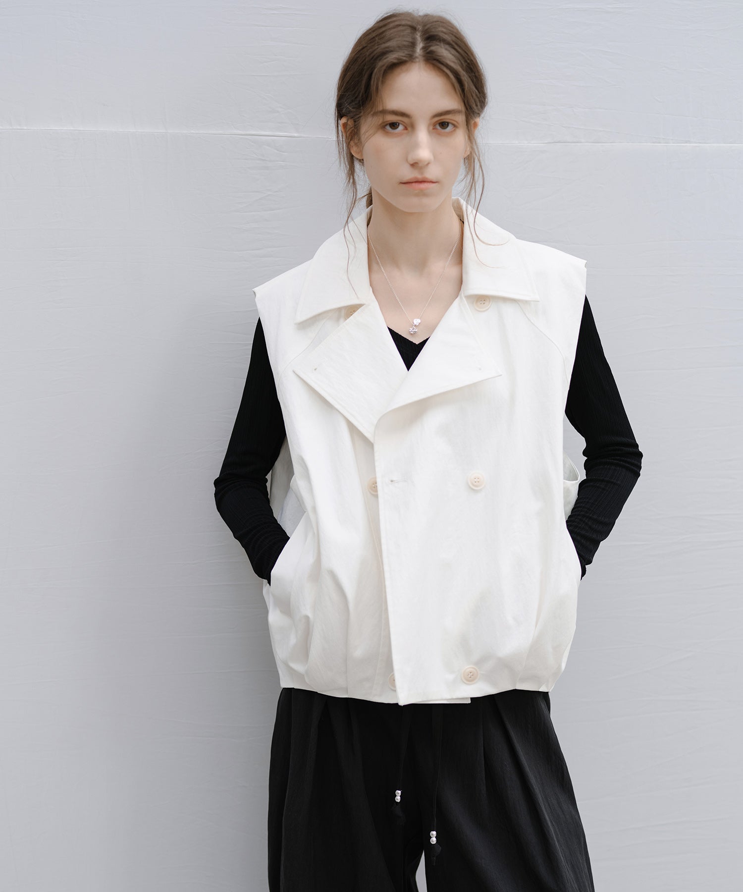 "Shipping scheduled for late February to early March" Lapel Collar Double-Breasted Vest