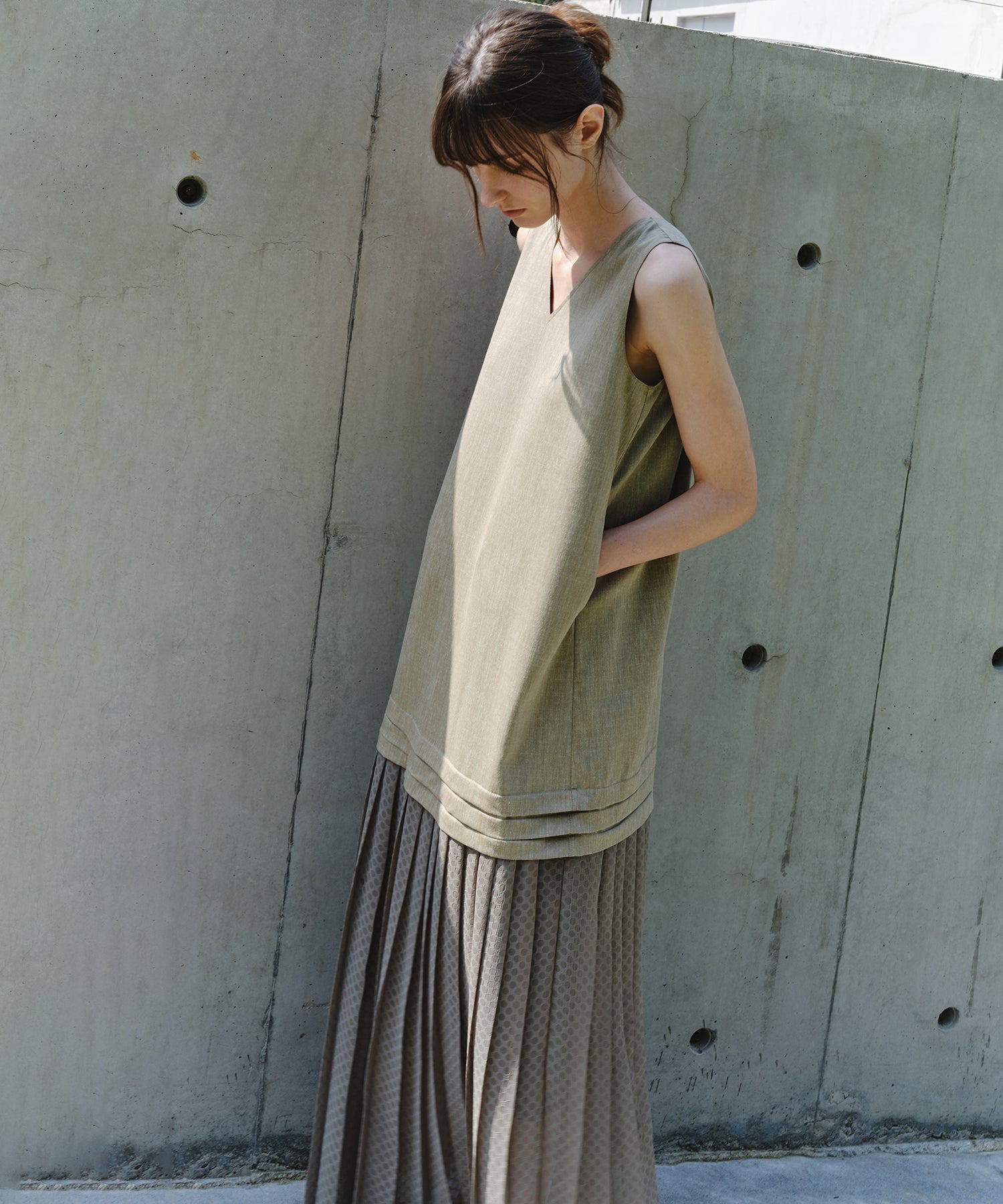 「7月中旬～下旬出荷」Linen Blend Pleated Docking Dress