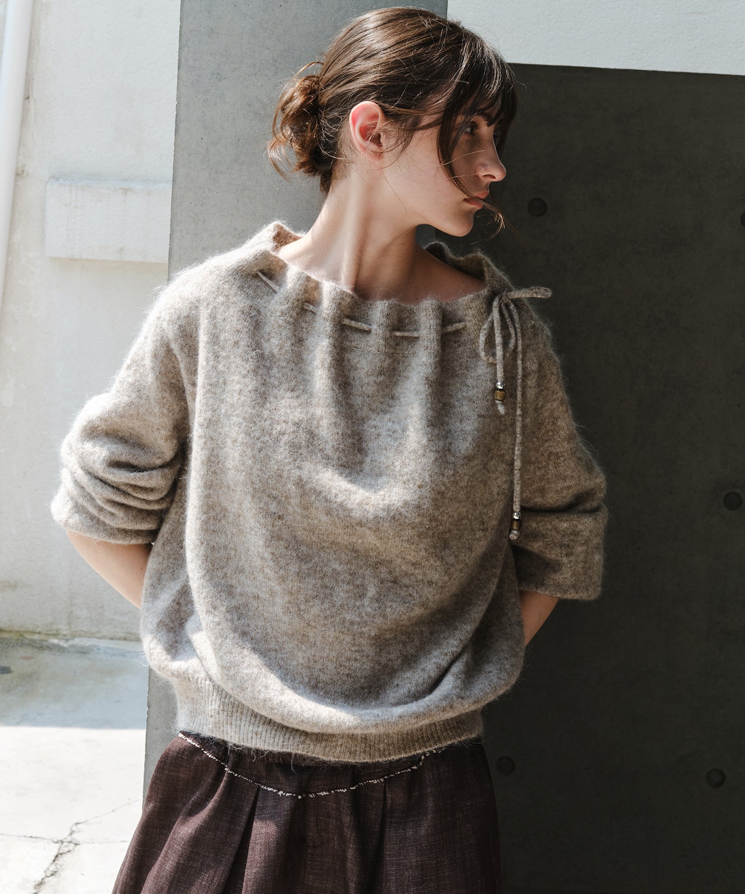 「9月下旬出荷予定」Shaggy Off-Shoulder Drawstring Knit Top