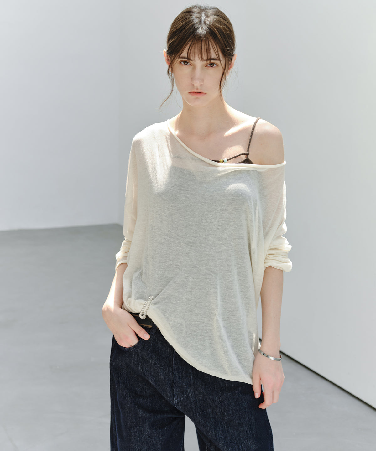 「9月下旬出荷予定」Drape Neck Sheer Loose Knit Top
