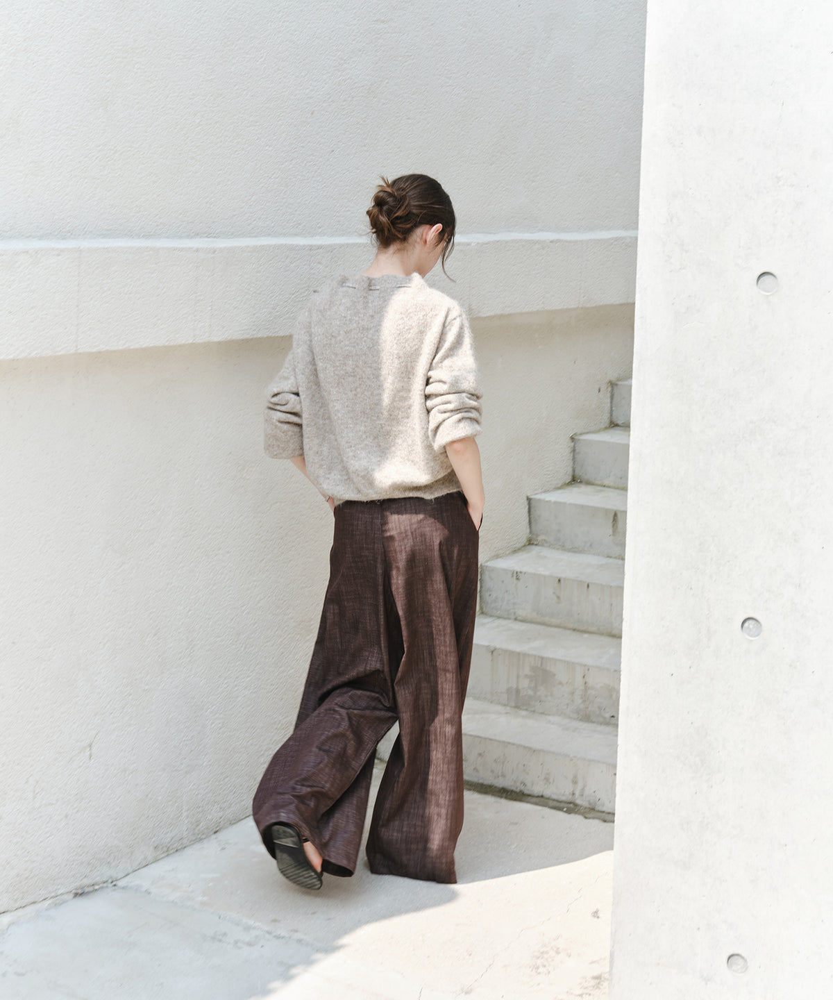 「9月下旬出荷予定」Shaggy Off-Shoulder Drawstring Knit Top