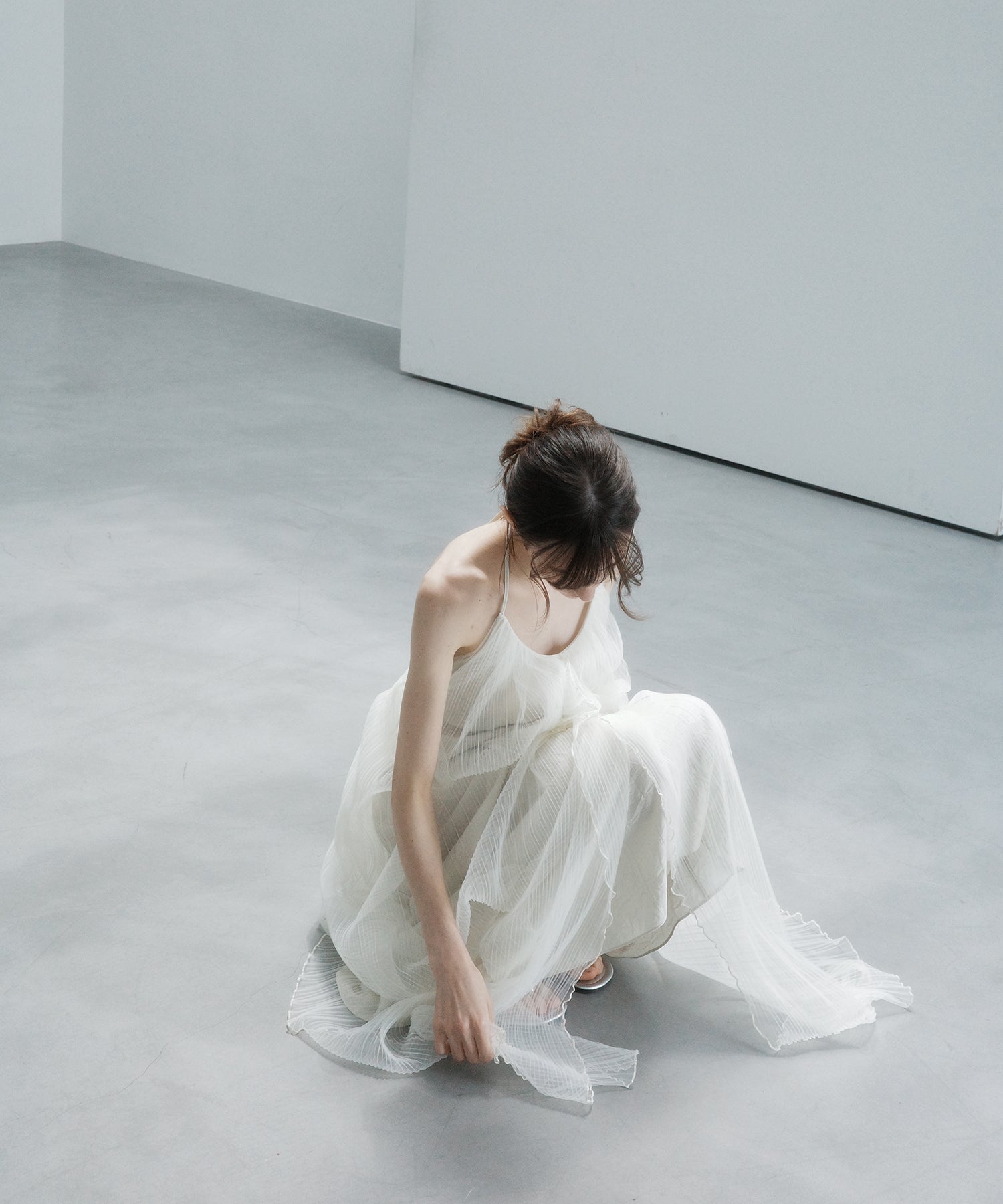 「6月上旬～中旬出荷」Sheer Pleated Cocoon Dress