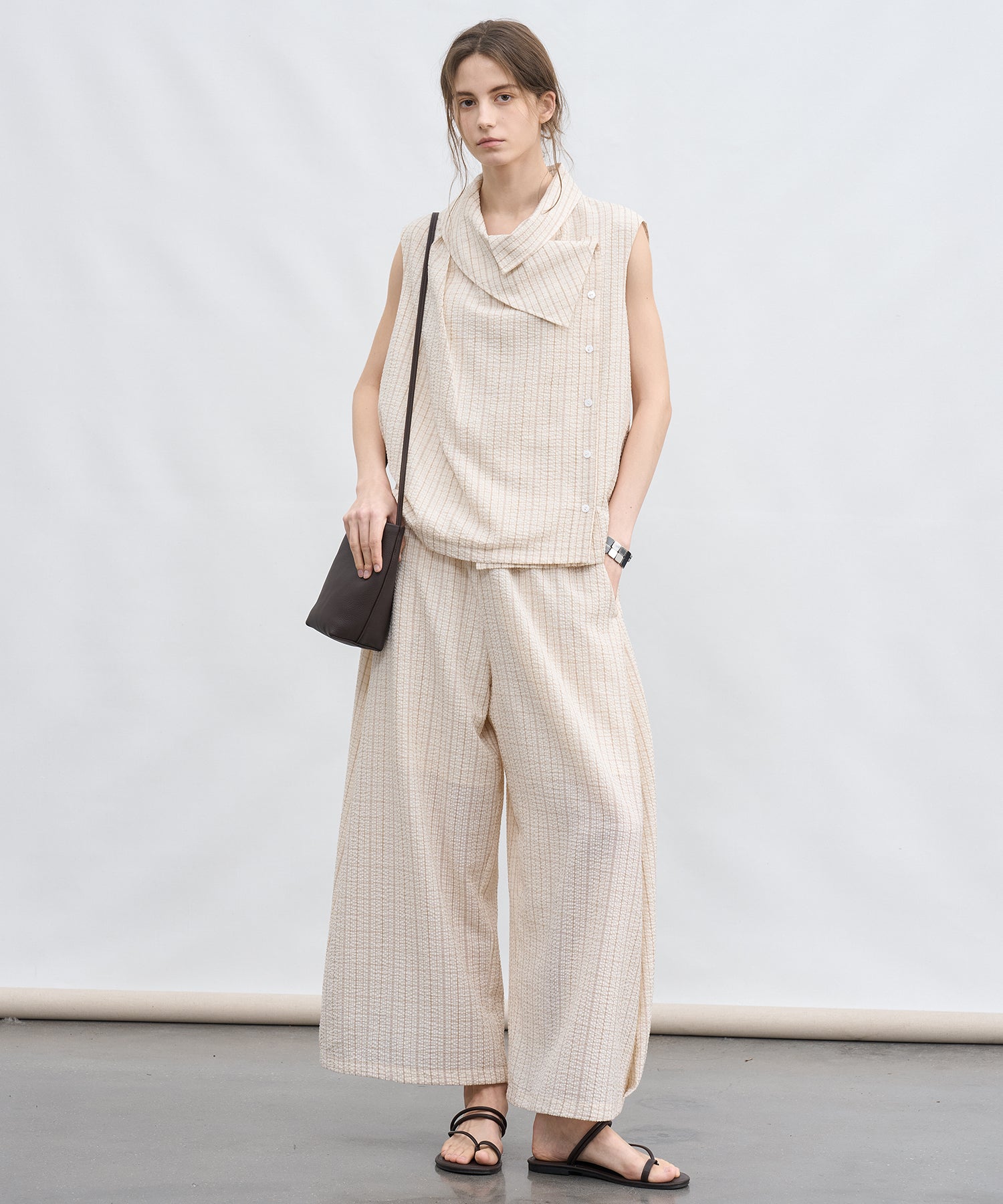 Textured Curved Wide Pants