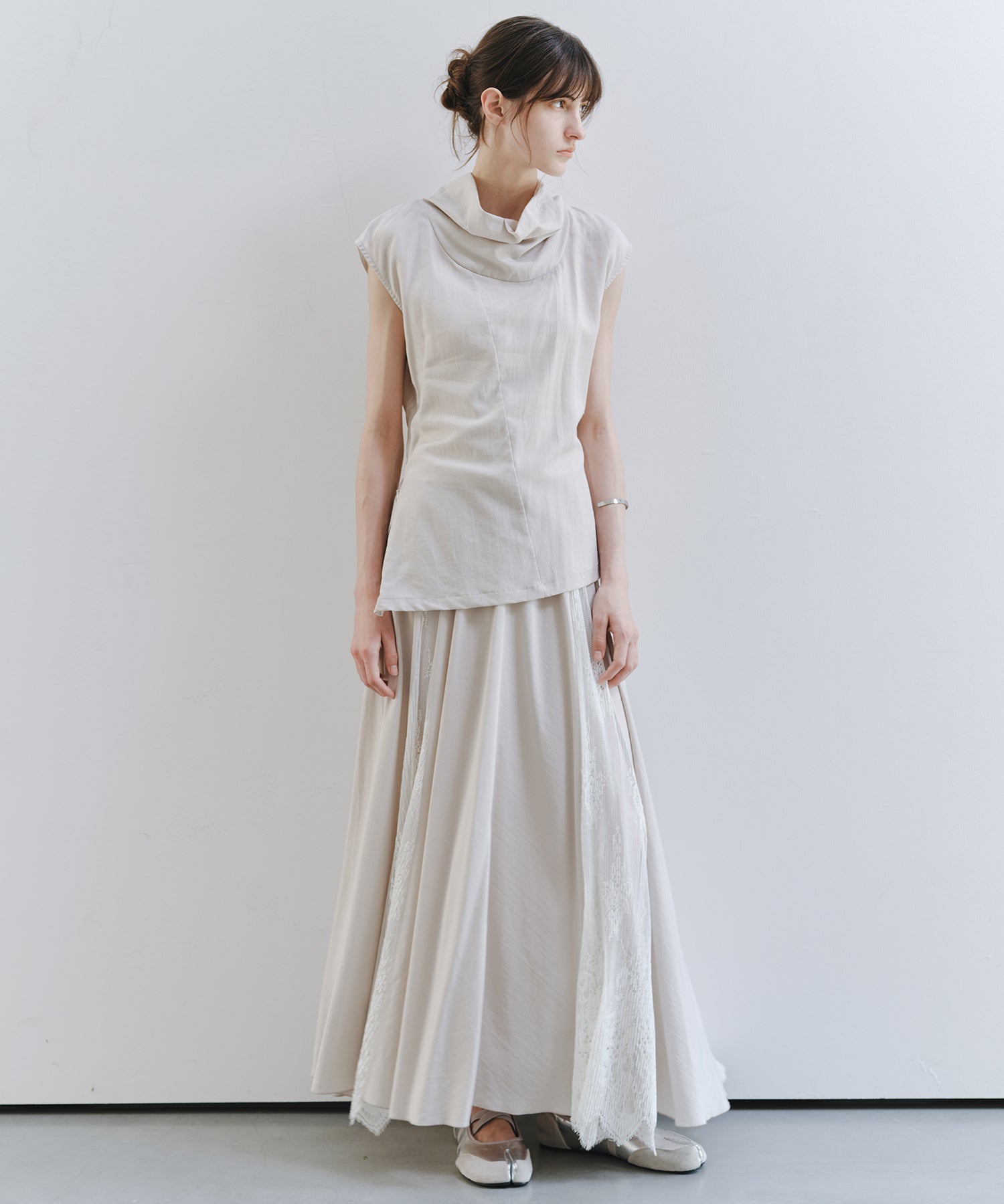 「7月中旬～下旬出荷」Draped Neck Back Tie Top