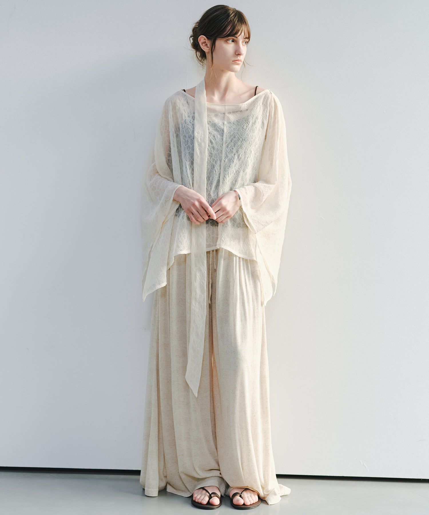 「7月中旬～下旬出荷」Multi-Way Sheer Scarf Layer Top