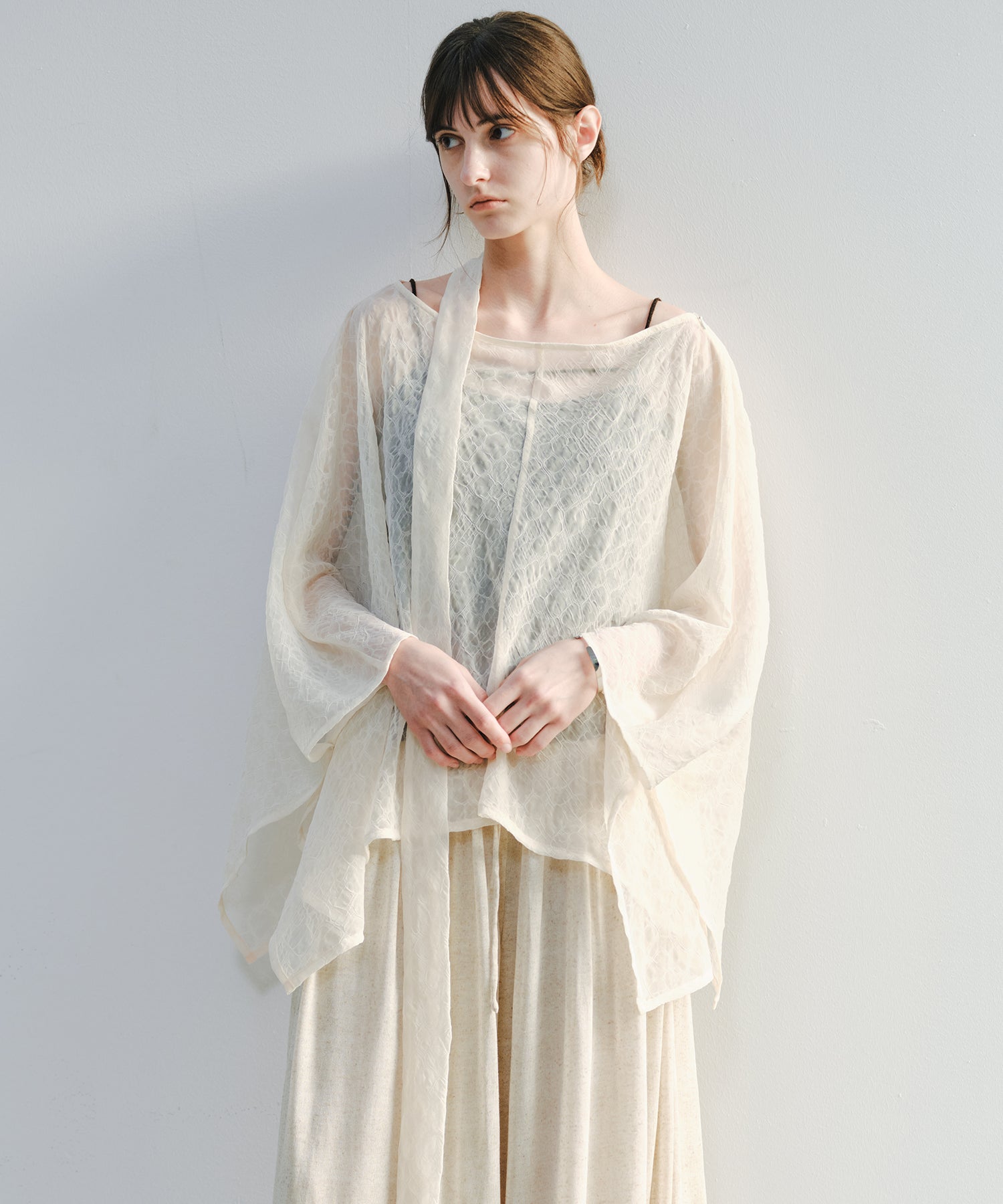 「7月中旬～下旬出荷」Multi-Way Sheer Scarf Layer Top