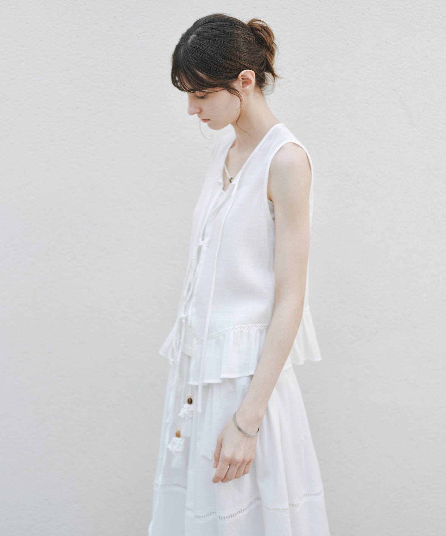 「8月中旬～下旬出荷」Linen Blend Front Tie Ruffle Sleeveless Vest