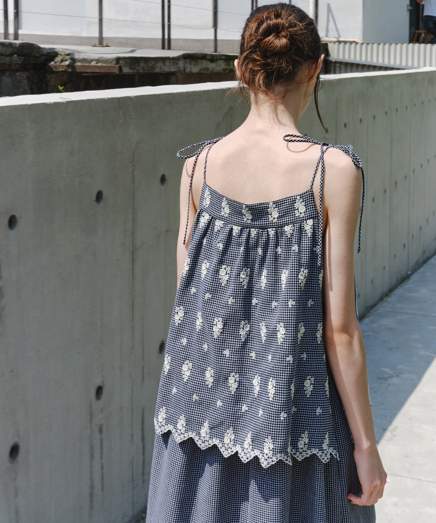 「8月中旬～下旬出荷」Embroidered Gingham Tiered Cami Dress