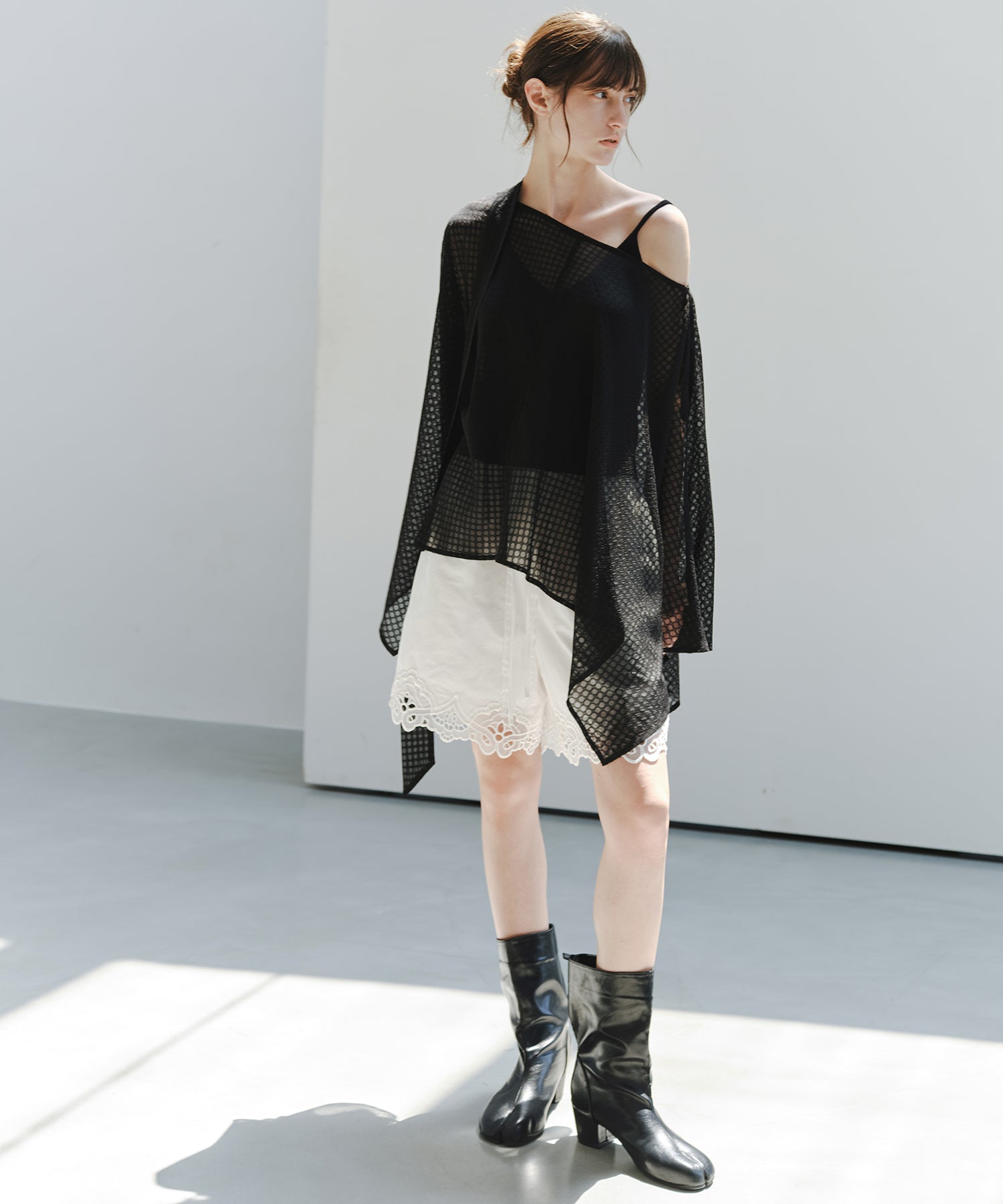 「8月中旬～下旬出荷」Cutwork Embroidery Easy Half Pants