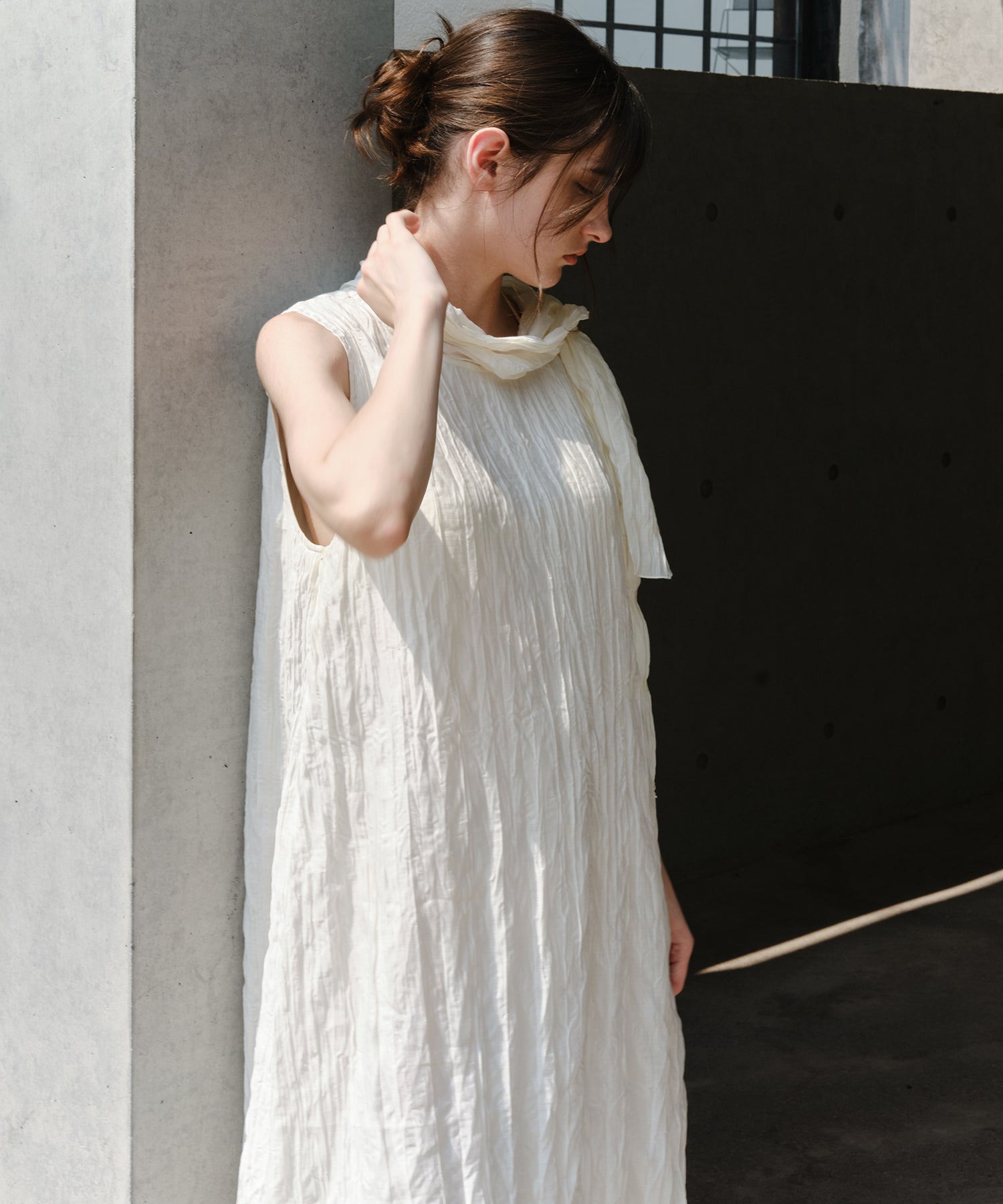 「9月下旬出荷予定」Washed Texture Scarf Collar Layered Dress