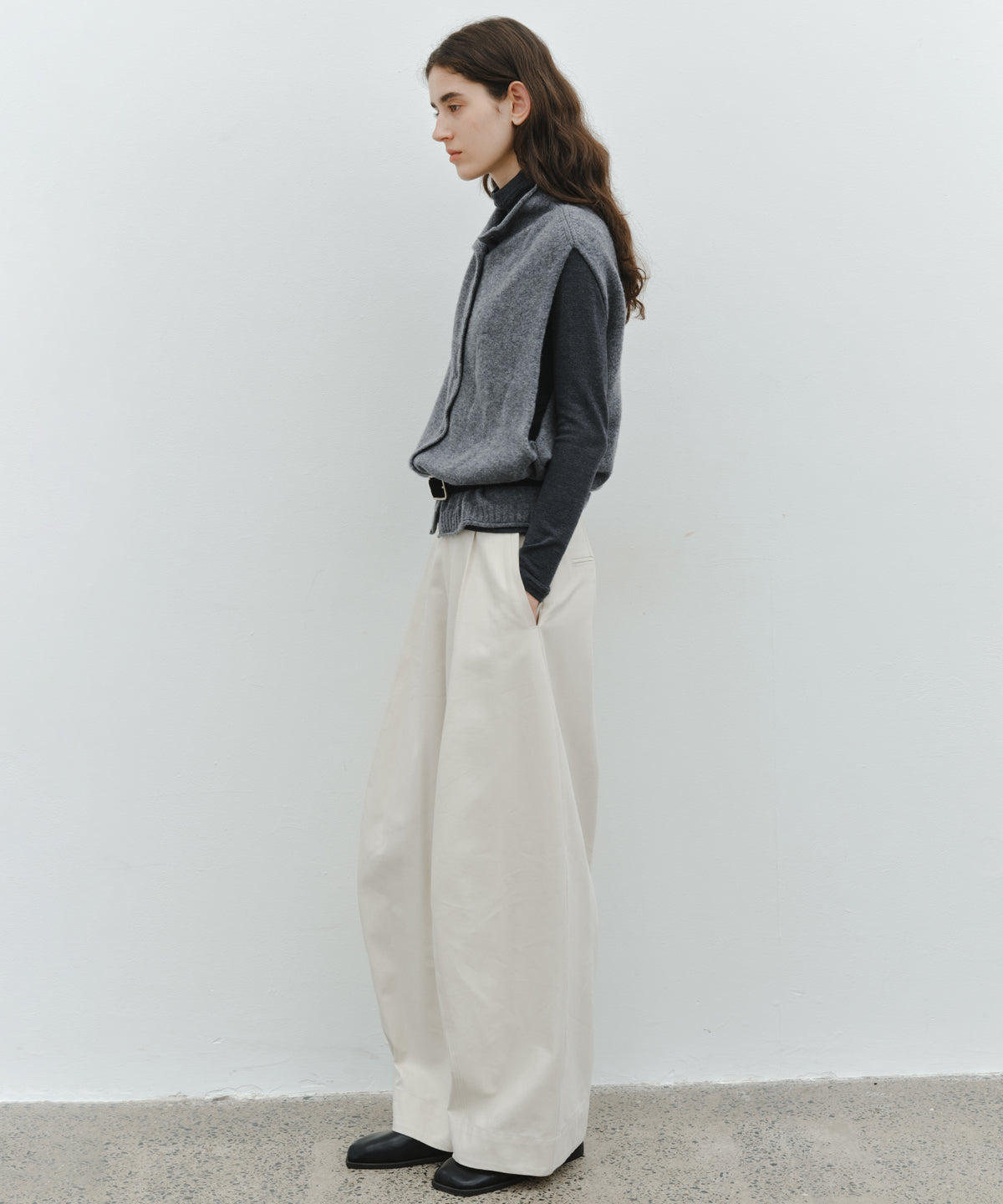 「10月下旬出荷予定」100% Wool High Neck Button Knit Vest