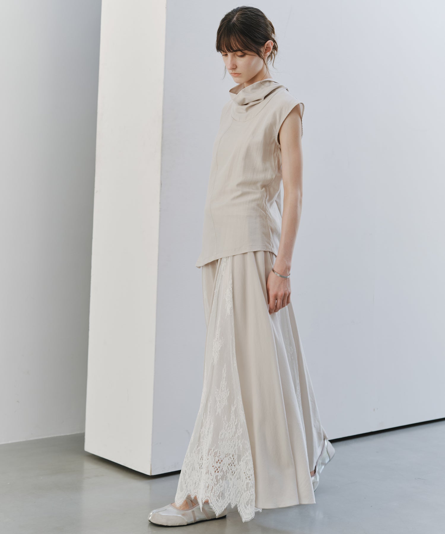 「7月中旬～下旬出荷」Lace Panel Flare Skirt