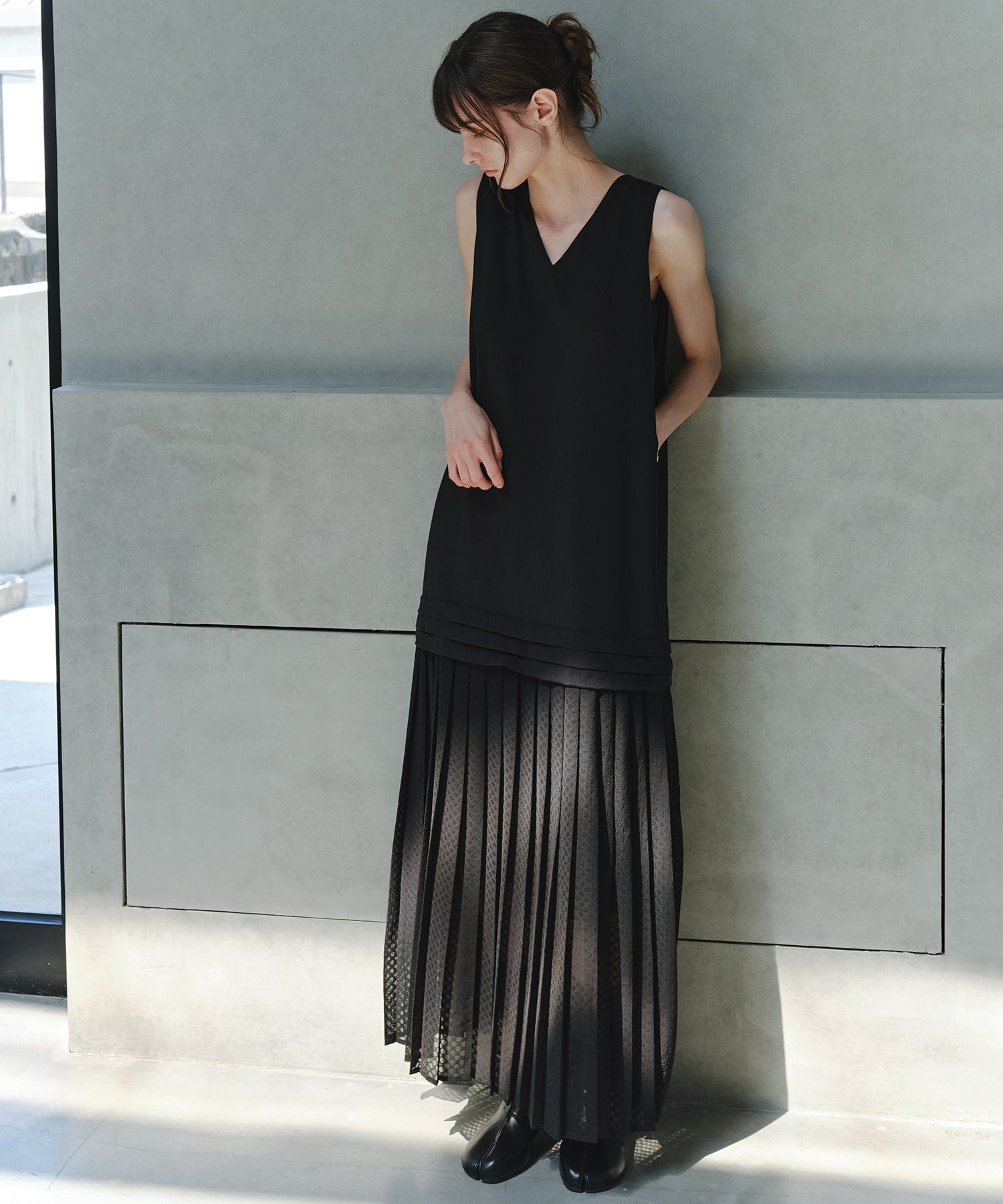 「7月中旬～下旬出荷」Linen Blend Pleated Docking Dress