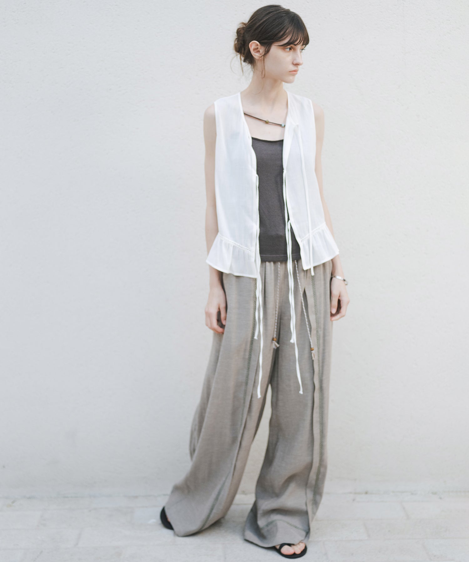 「8月中旬～下旬出荷」Linen Blend Front Tie Ruffle Sleeveless Vest
