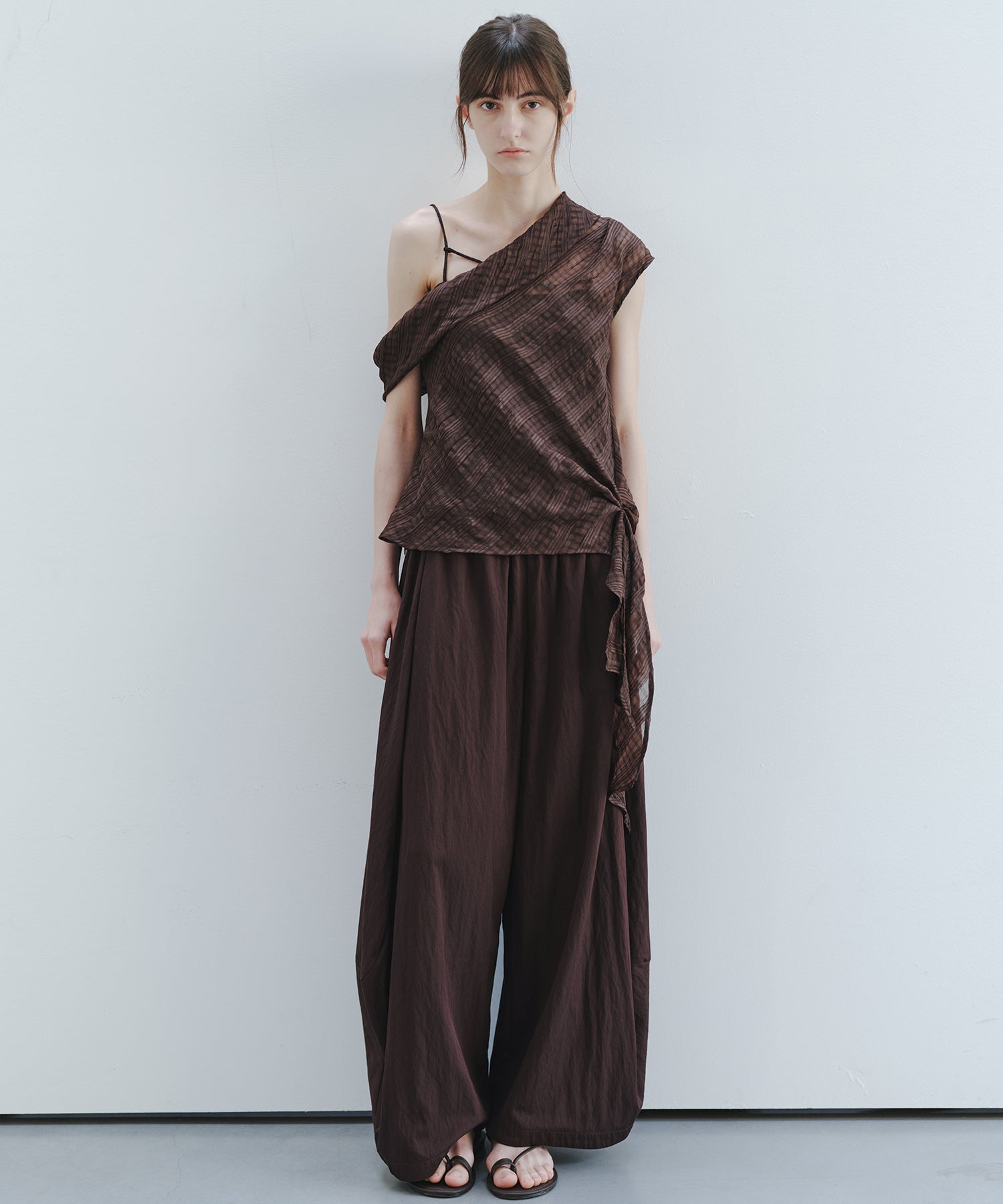 「7月中旬～下旬出荷」Sheer Check One-Shoulder Top